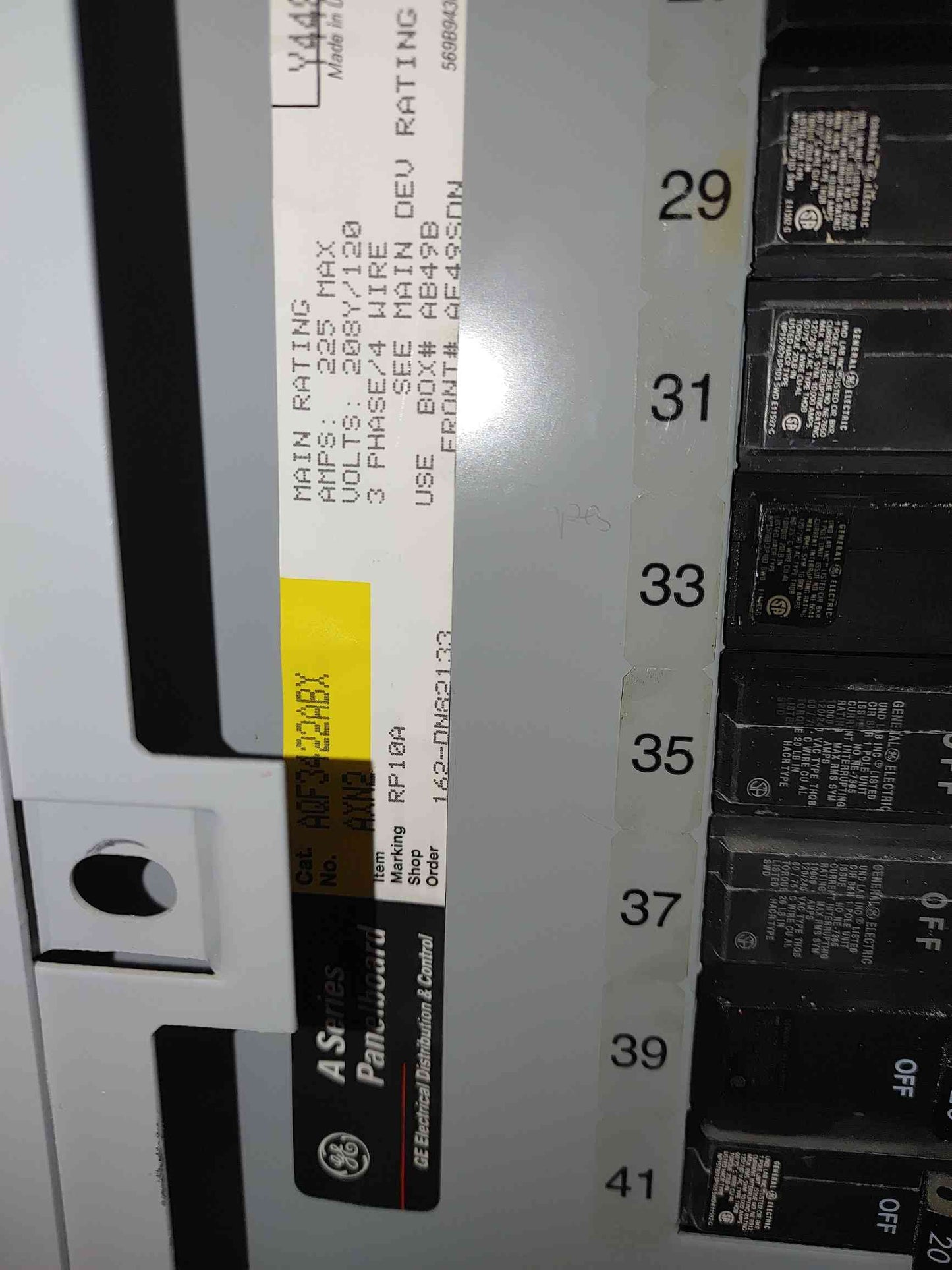 225A 120/208v GE A Series Panelboard with Main (112469)