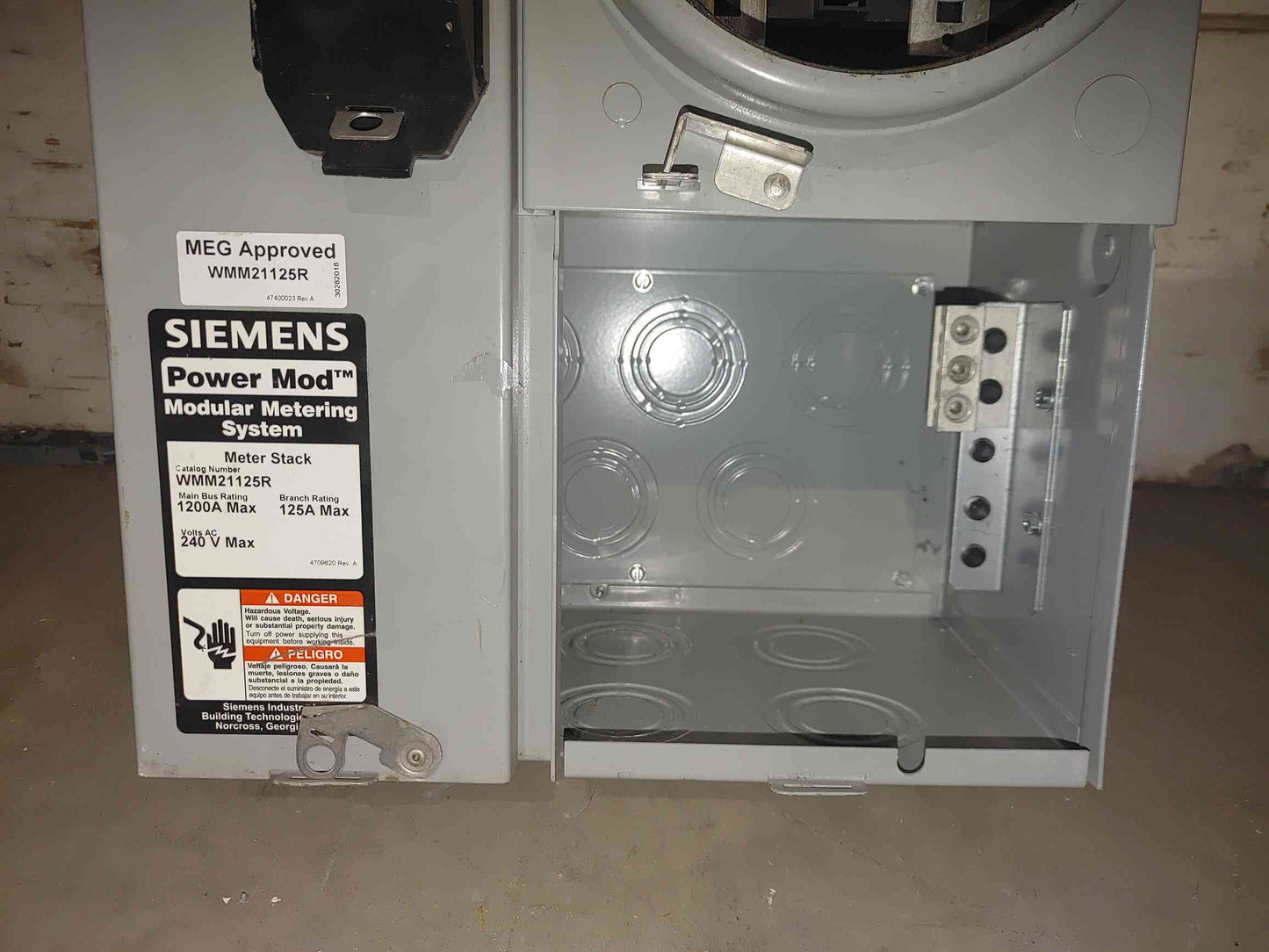 Siemens WMM21125R Power Mod 2-Gang Meter Stack 125A Outdoor NEMA 3R 1200A Bus (SKU: 112527)