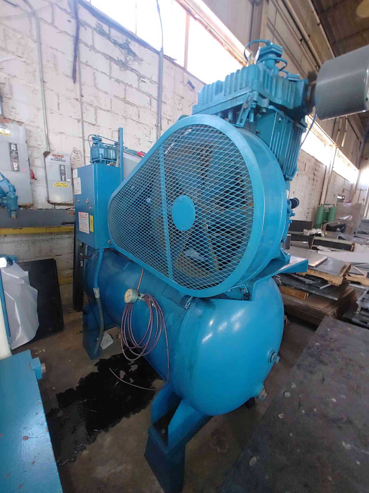 Quincy 100 Gallon Air Compressor Model 6120550 5HP Reliance Motor (SKU: 111511)