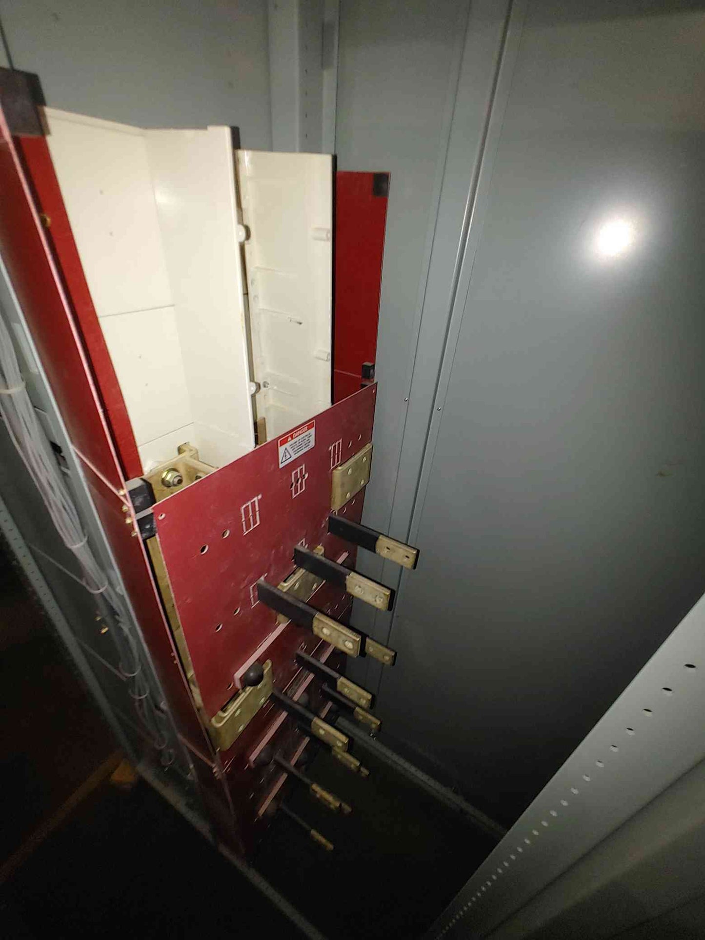 GE Power Break Switchboard 4x 800A SHF08B208H Power Break II Breakers 480V (112941)