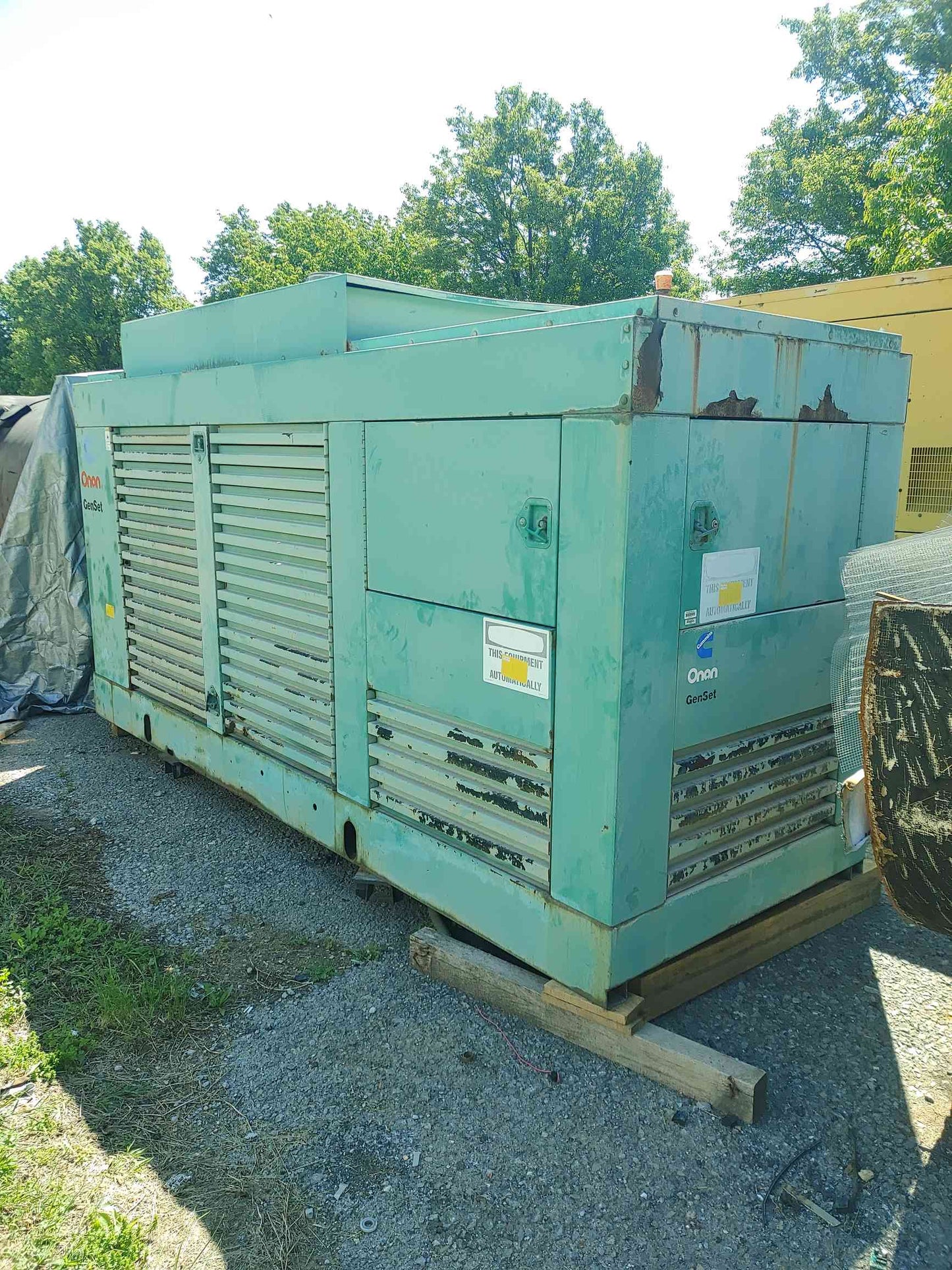 Cummins Onan 350kW Diesel Generator & Tank 350DFCC 438kVA 3ph 487hrs TESTED (SKU: 112935)