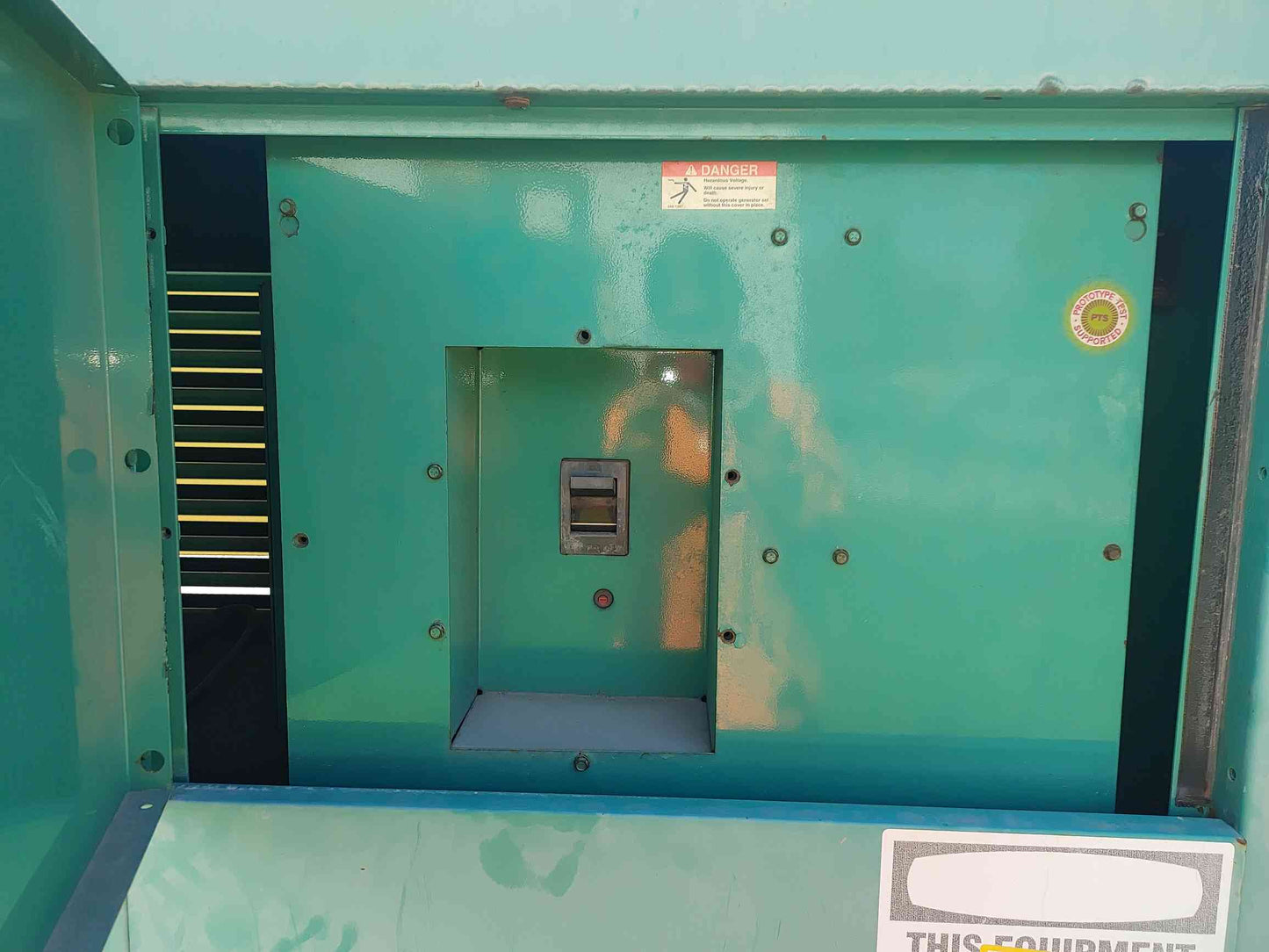 Cummins Onan 350kW Diesel Generator & Tank 350DFCC 438kVA 3ph 487hrs TESTED (SKU: 112935)
