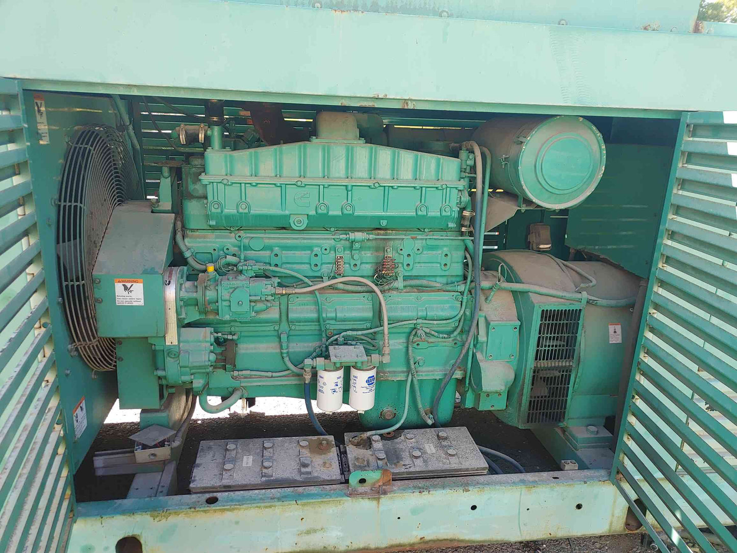 Cummins Onan 350kW Diesel Generator & Tank 350DFCC 438kVA 3ph 487hrs TESTED (SKU: 112935)