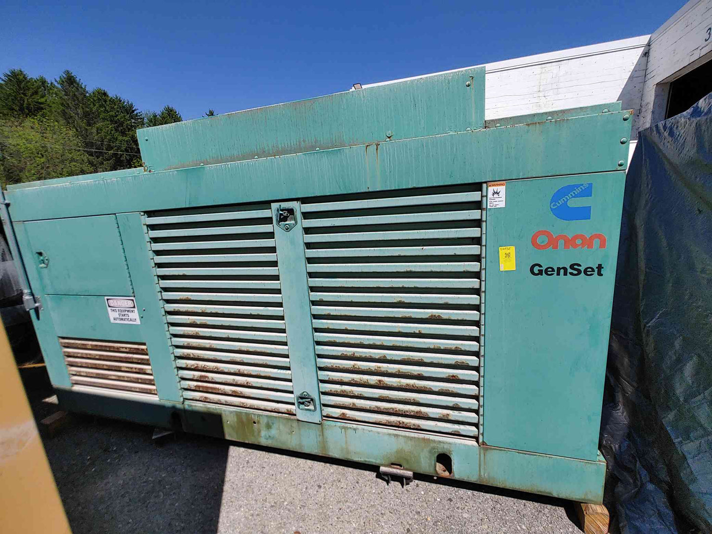 Cummins Onan 350kW Diesel Generator & Tank 350DFCC 438kVA 3ph 487hrs TESTED (SKU: 112935)