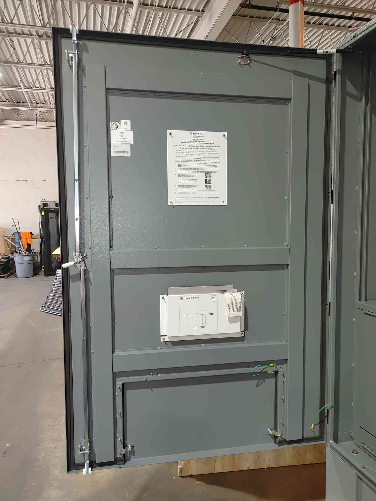 NEW Trystar 3000A Generator Docking Station 480V 3 Phase Switch GHUA1.N5-A-A-A2 (SKU: 111367)