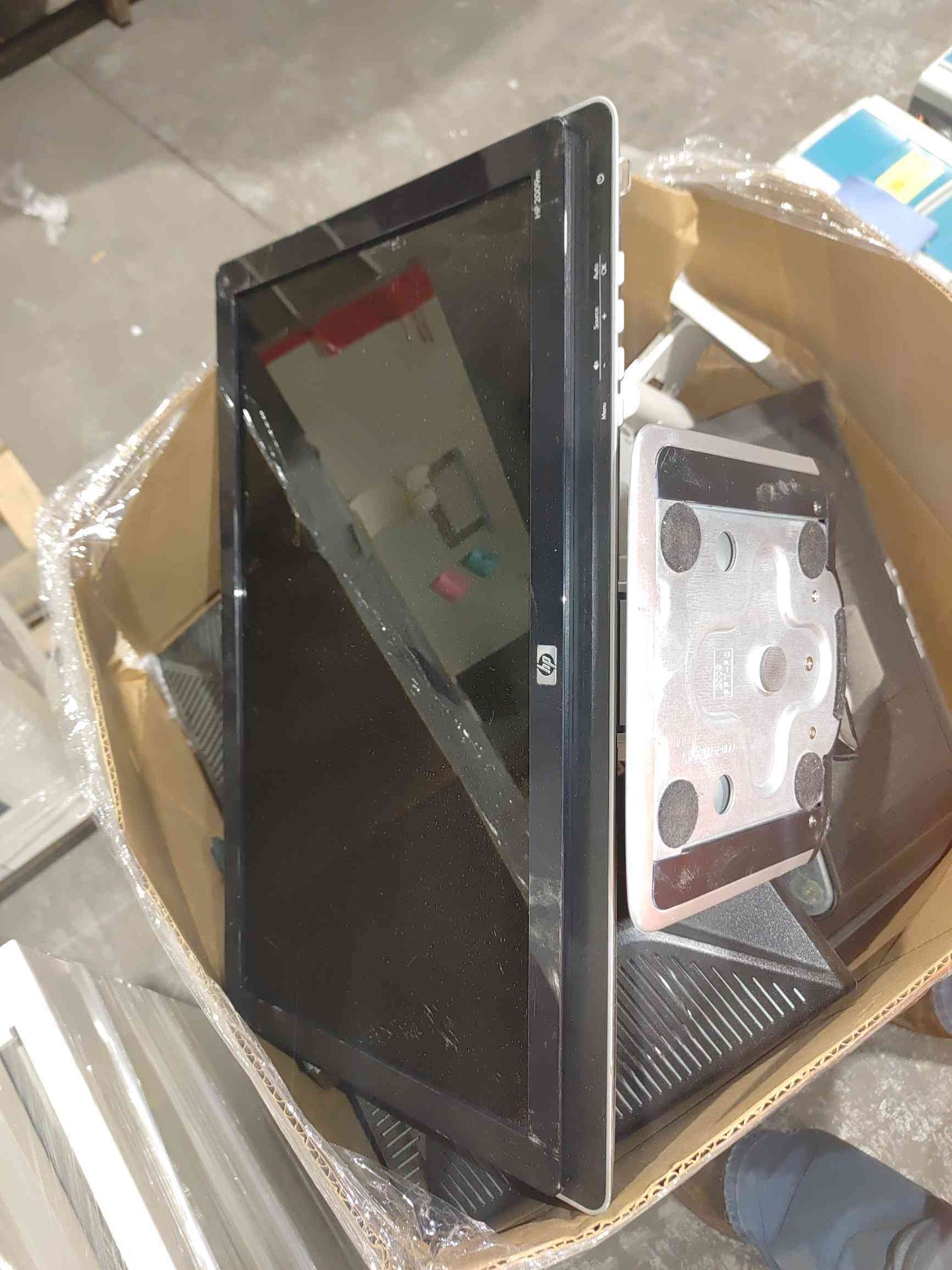 Lot Of 12 Computer Monitors (SKU: 113910)