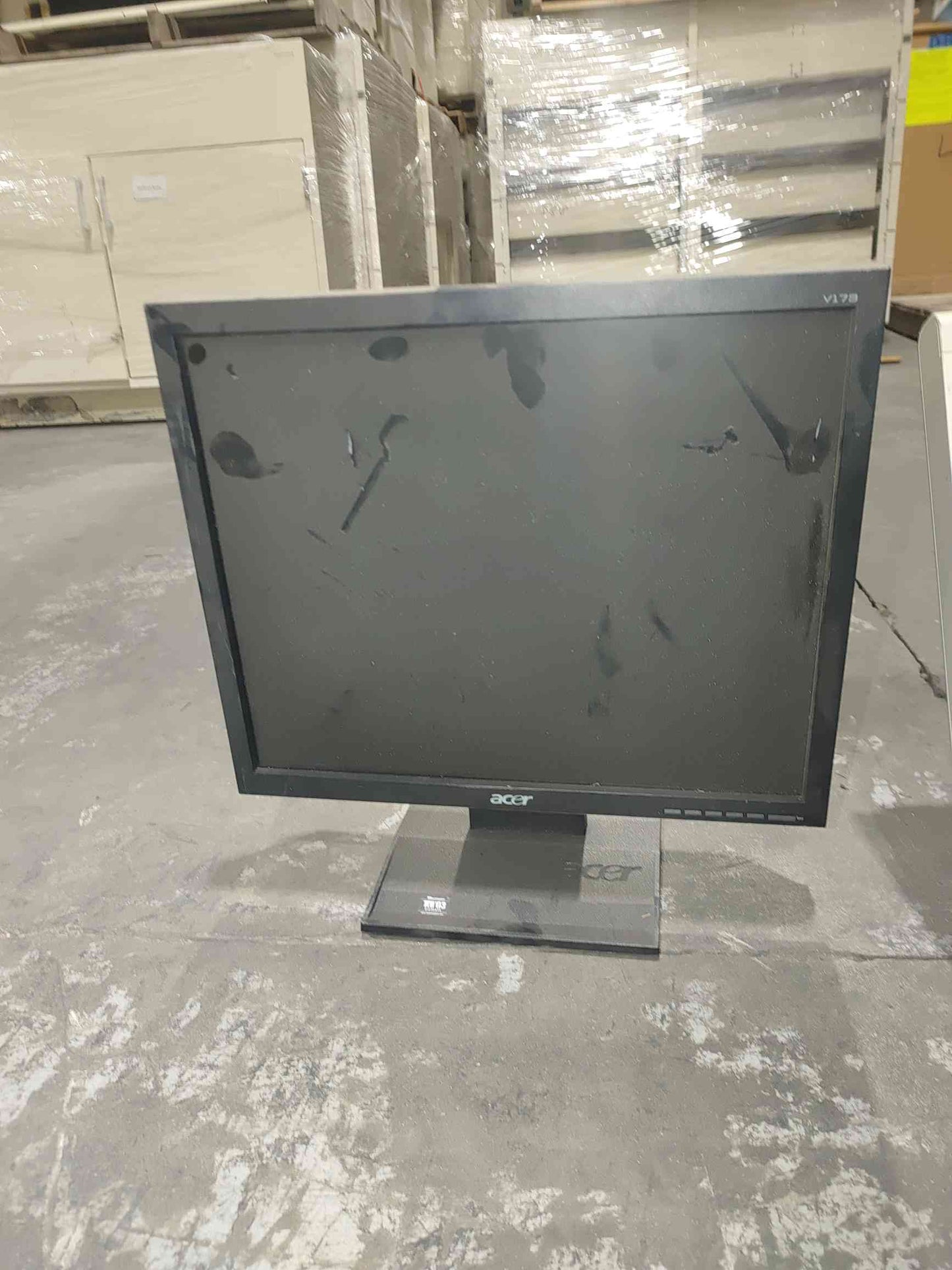 Lot Of 12 Computer Monitors (SKU: 113910)