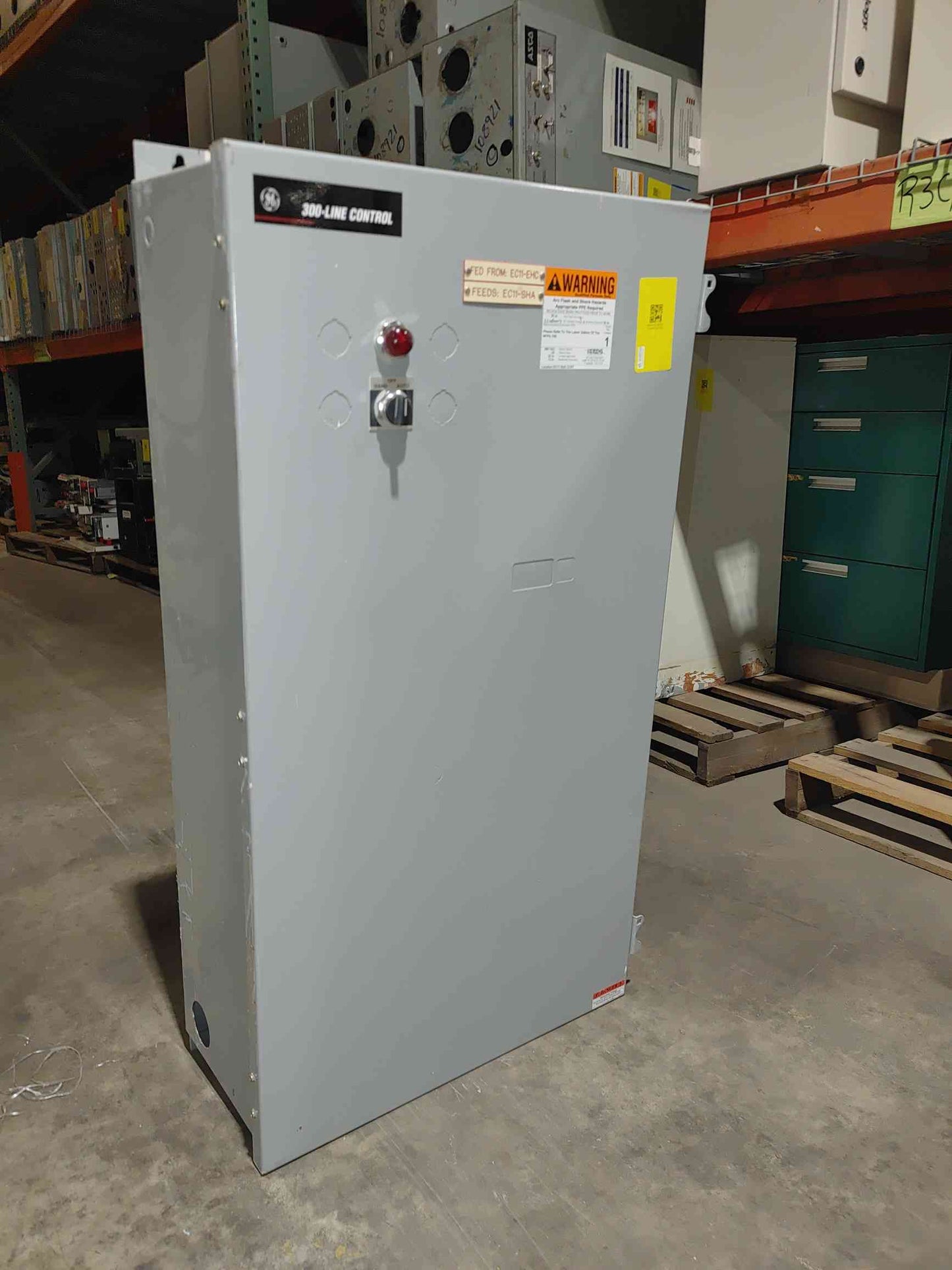 GE 300 Line Combination Motor Starter Enclosure Hand Off Auto Switch RIB Relays