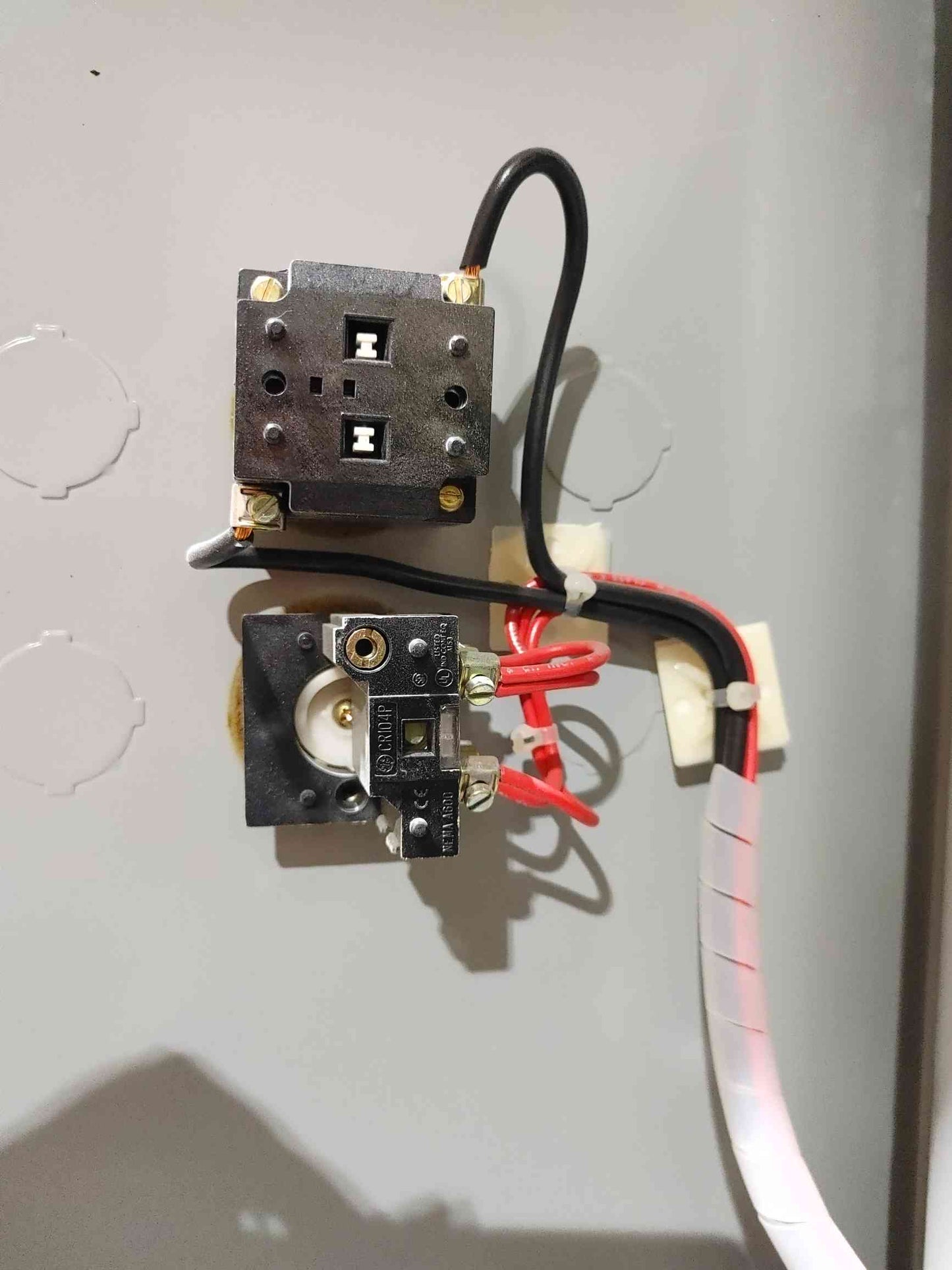 GE 300 Line Combination Motor Starter Enclosure Hand Off Auto Switch RIB Relays