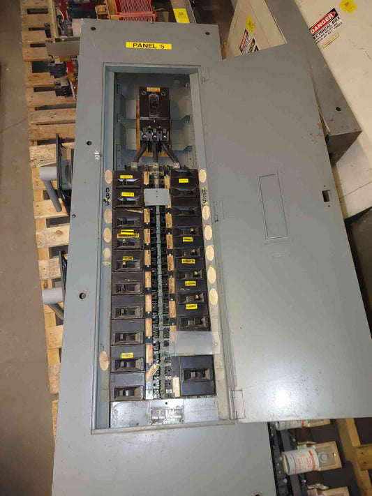ITE Siemens Panelboard 200A 3 Phase Main Disconnect w/ 18x 20A 2P Breakers