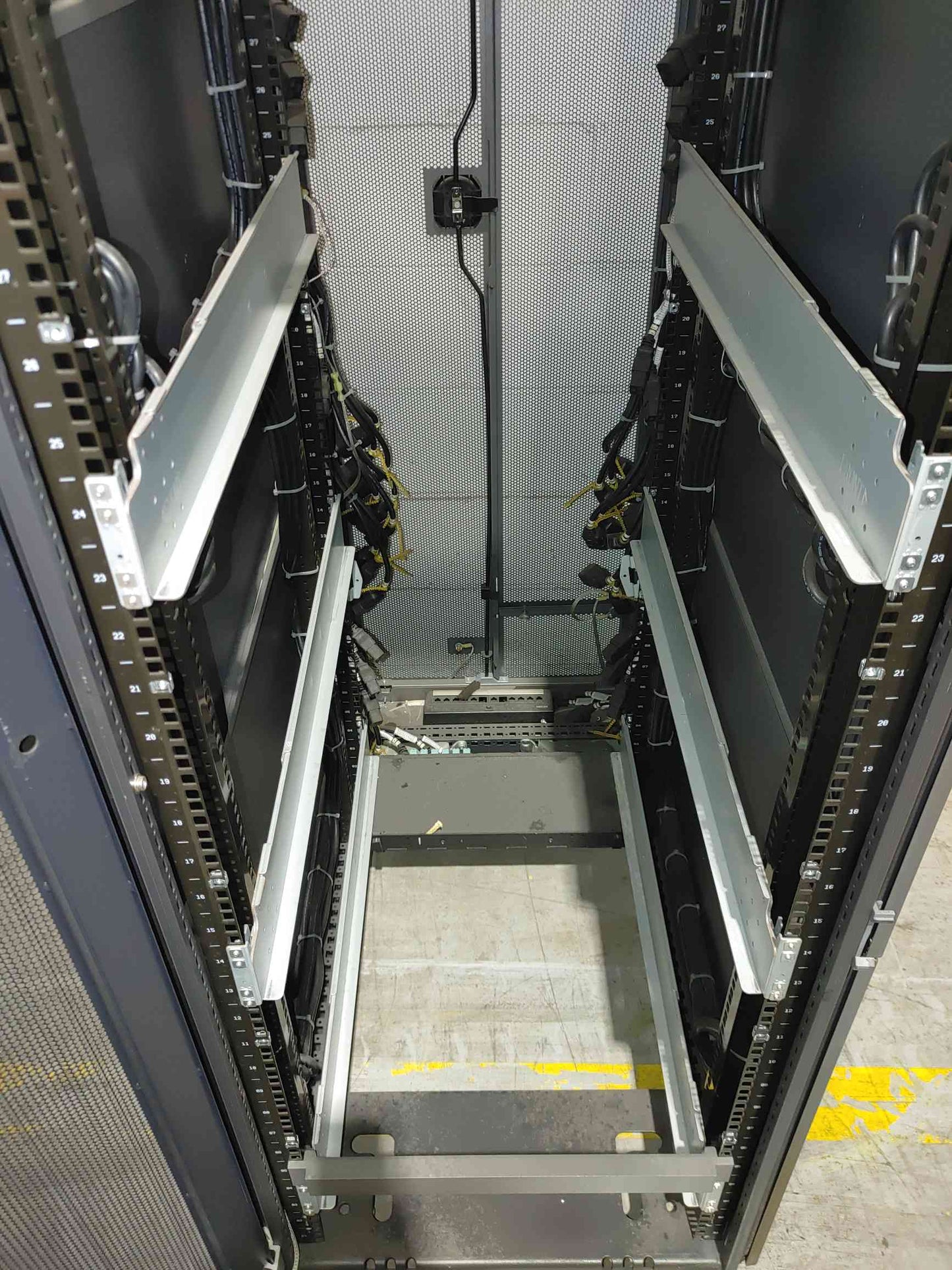 Hp Server Rack G2 10642 Fully Enclosed