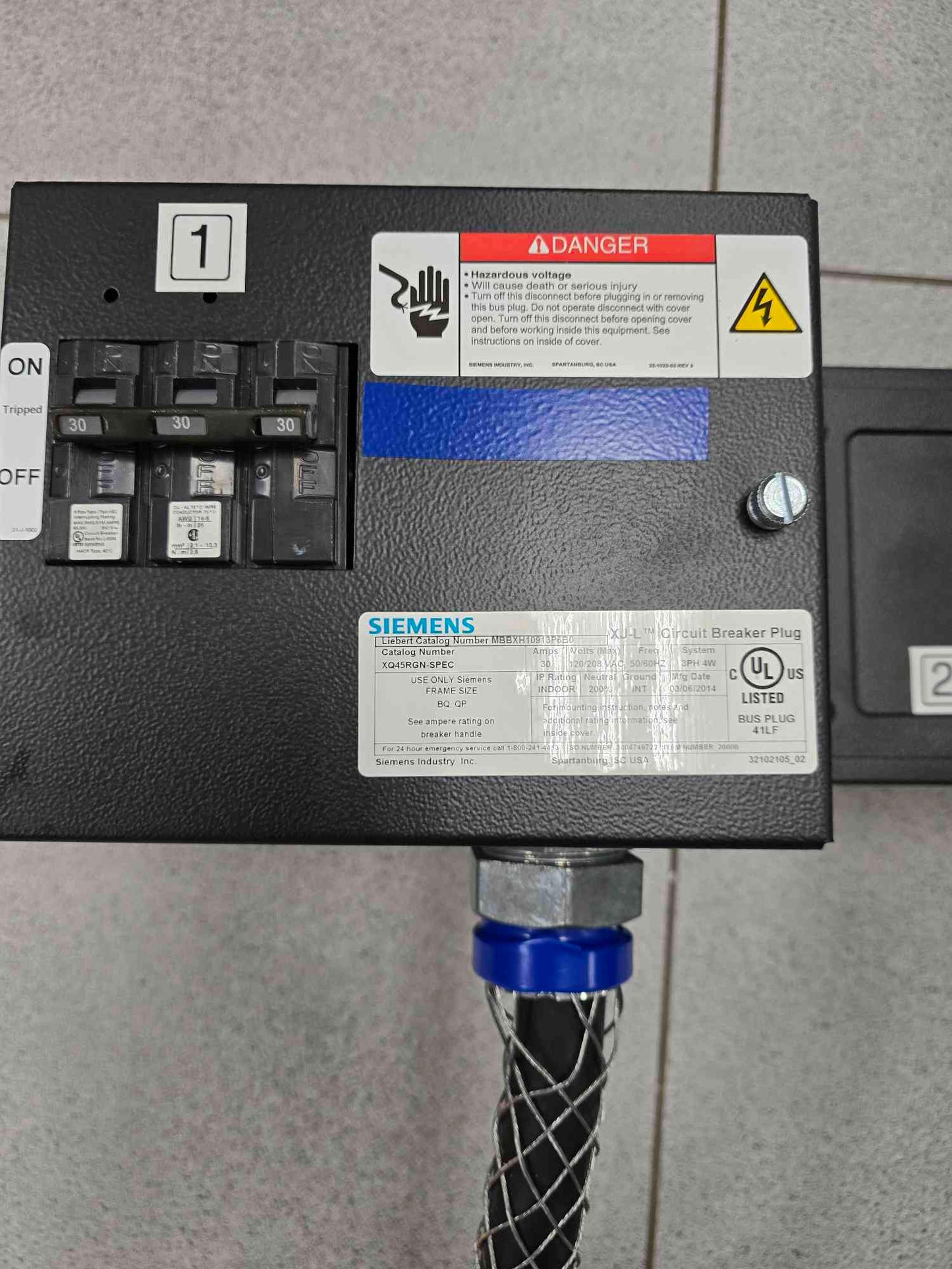 Siemens XJ-L Busway, 2011 XE400-SPEC With Tap box (SKU: 111273)