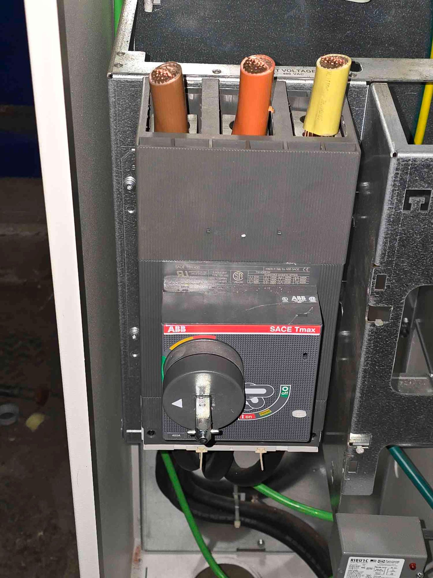 ABB VFD ACH550-PCR-246A-4 Variable Frequency Drive 200HP 3ph 380-480V 242A