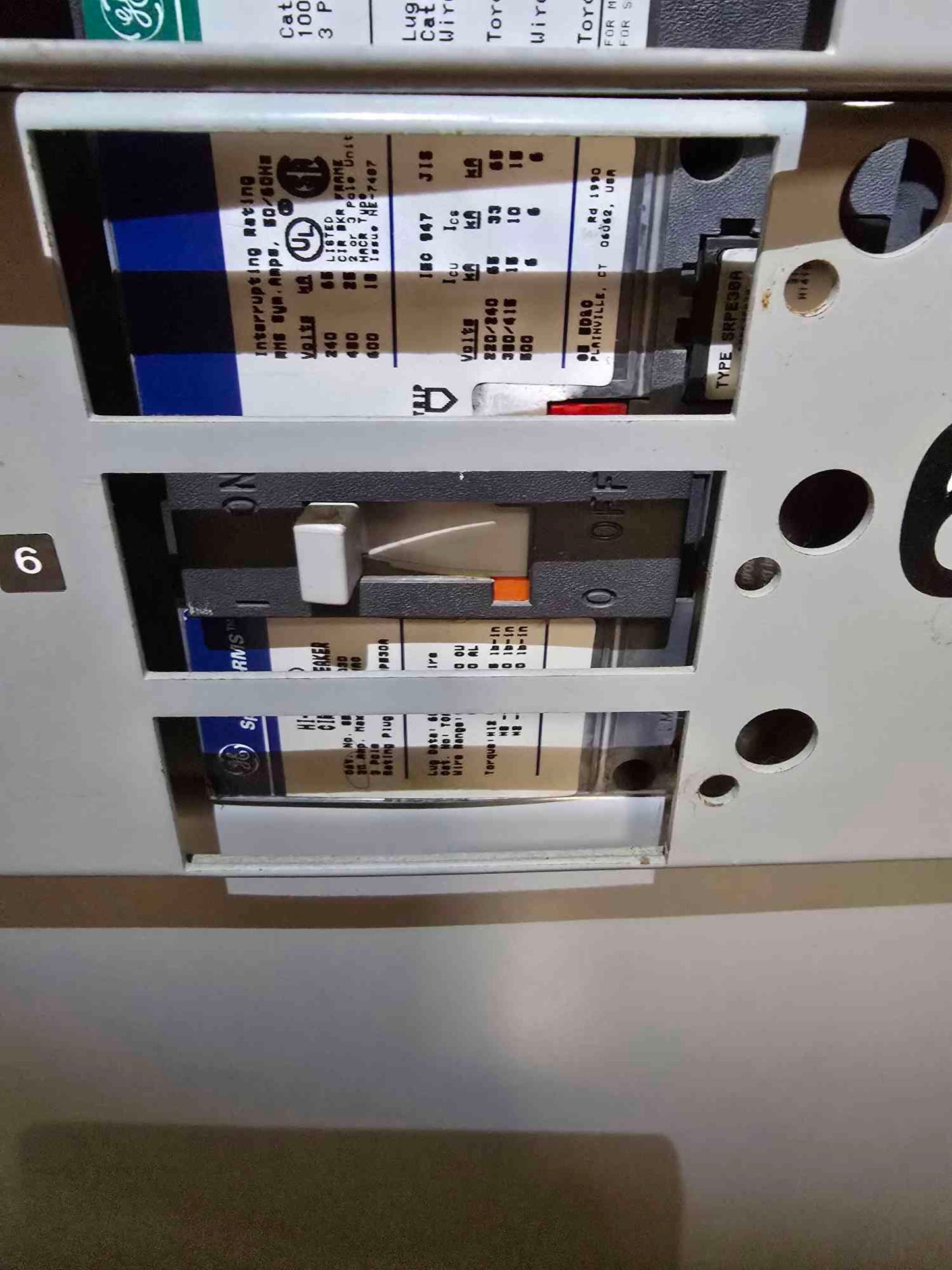 1200A Spectra Series Power PanelBoard 480v 3PH 6 Breakers