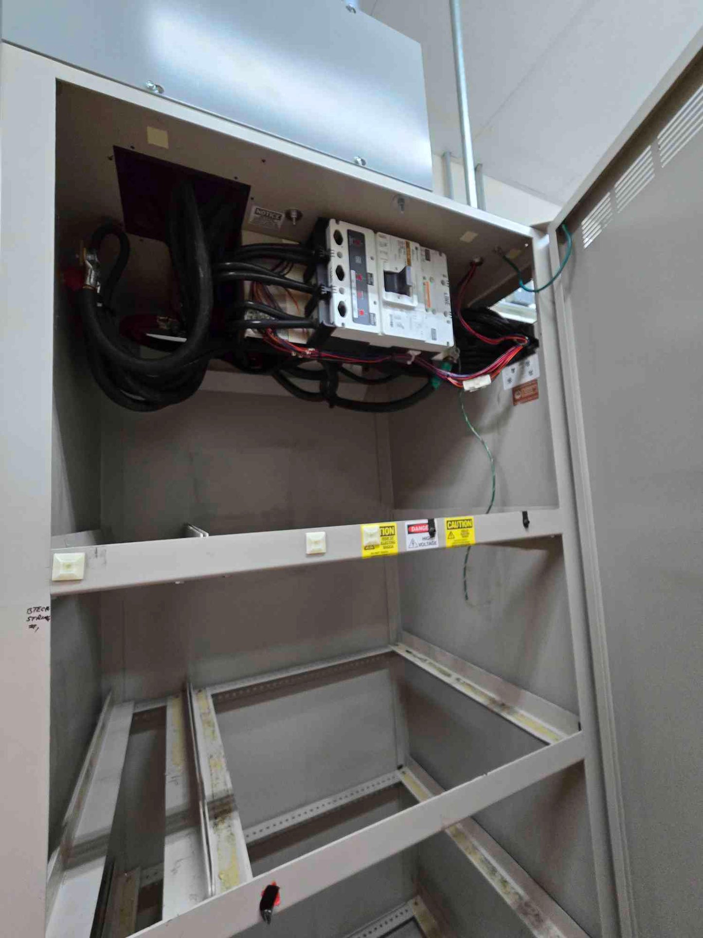 C&C Power Battery Cabinet 43T4E540-D4804B60011H04QB 480V 600A (SKU: 111531)