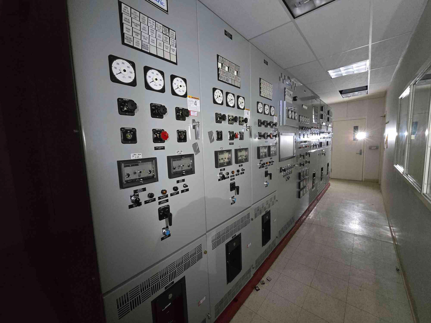 4000A Russelectric 8 Section Paralleling Switchgear 277/480V