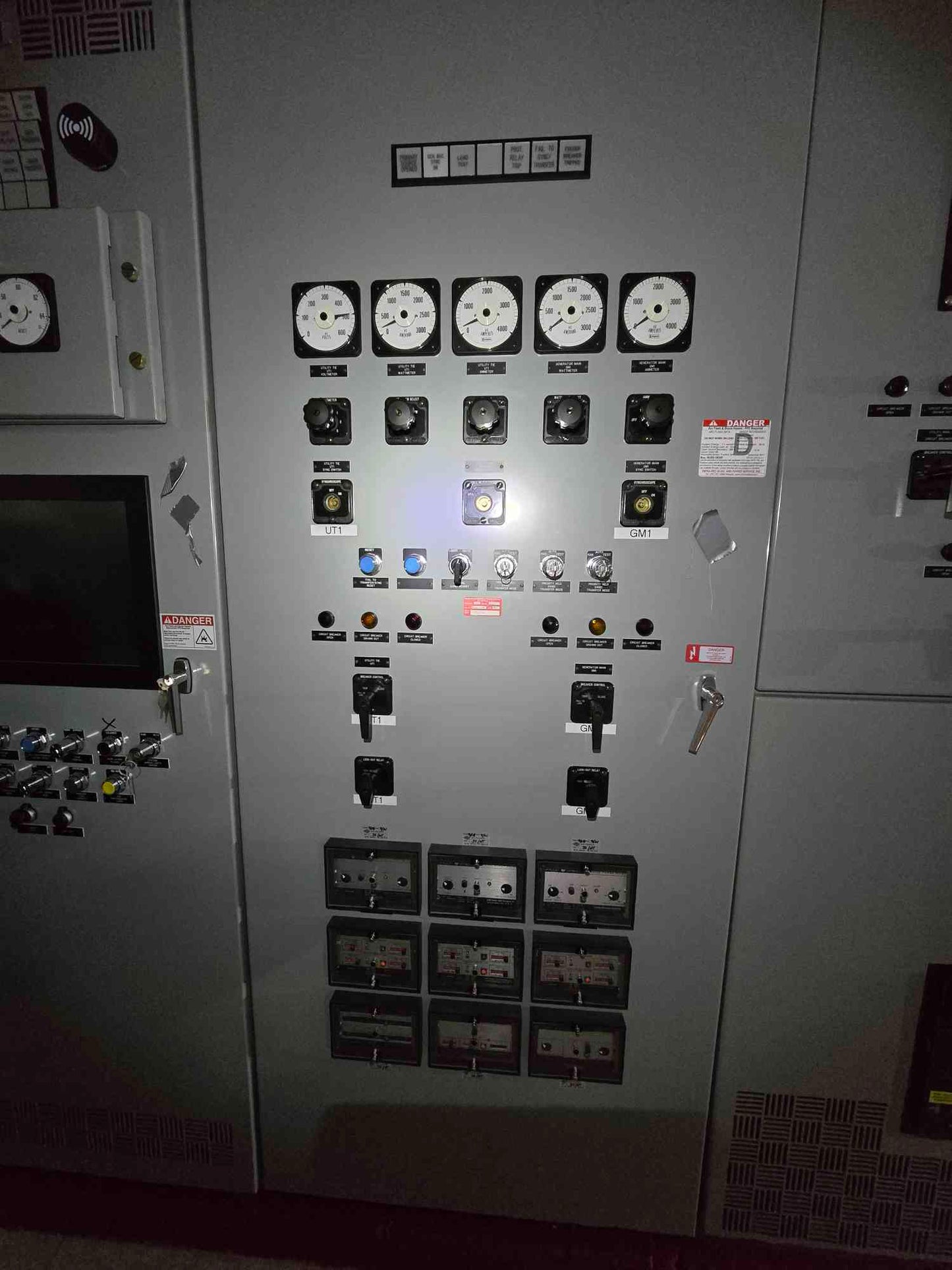 4000A Russelectric 8 Section Paralleling Switchgear 277/480V