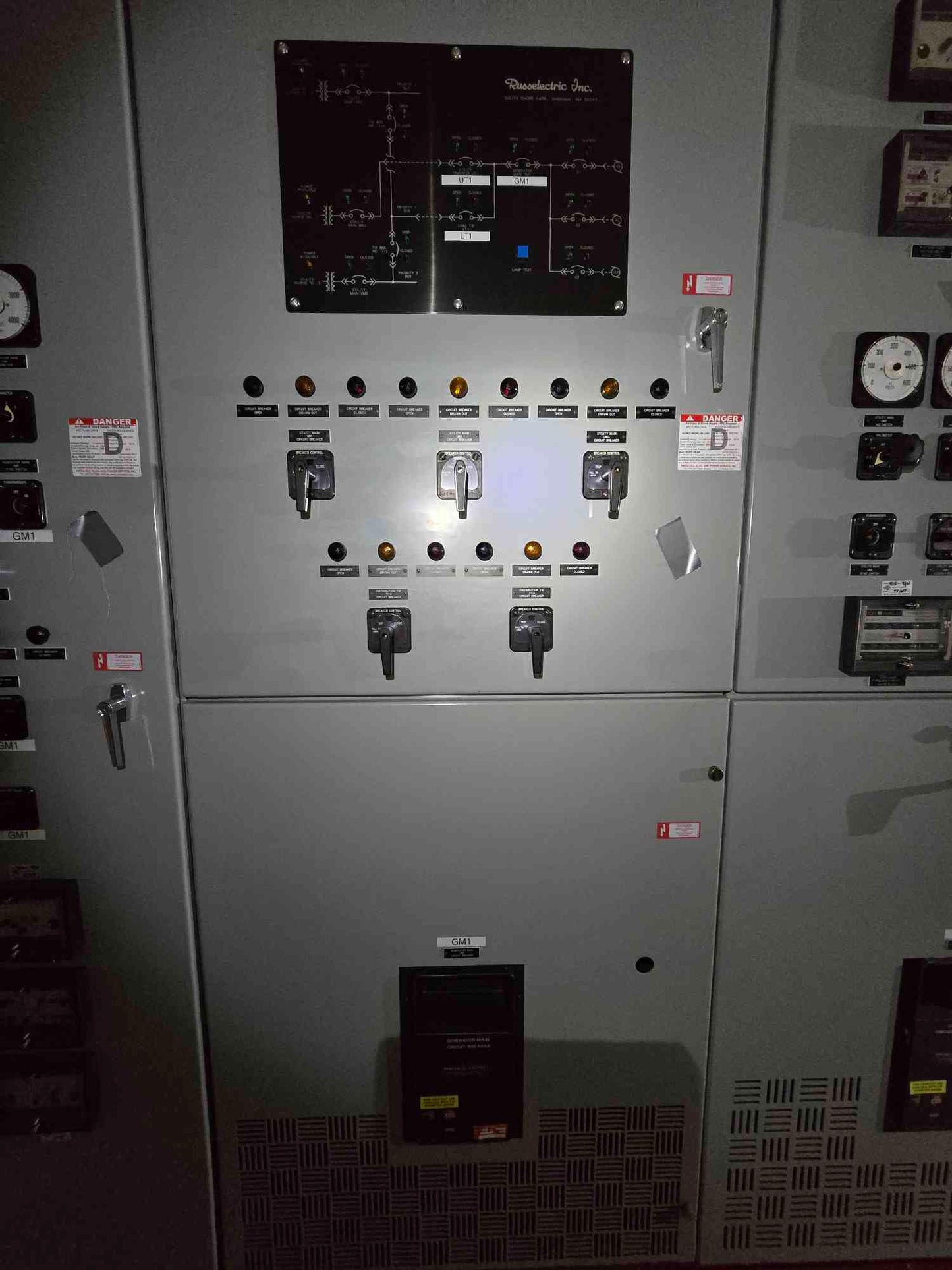 4000A Russelectric 8 Section Paralleling Switchgear 277/480V