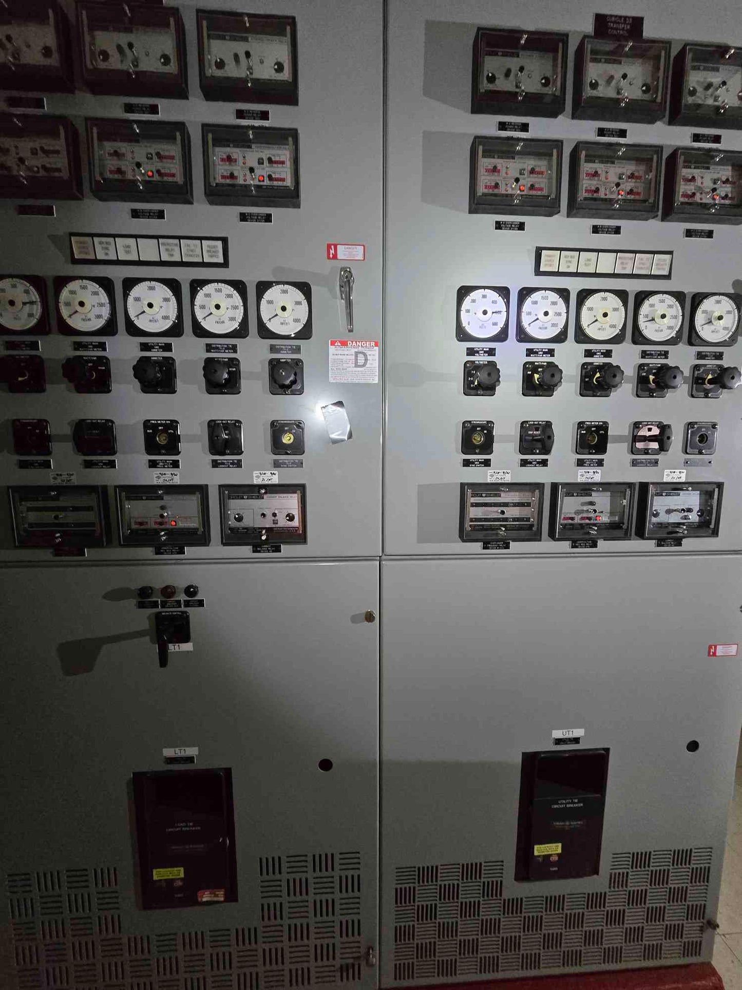 4000A Russelectric 8 Section Paralleling Switchgear 277/480V