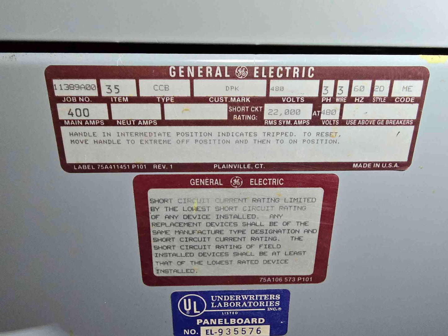 400A GE Panelboard 480v 3PH 8 Breakers