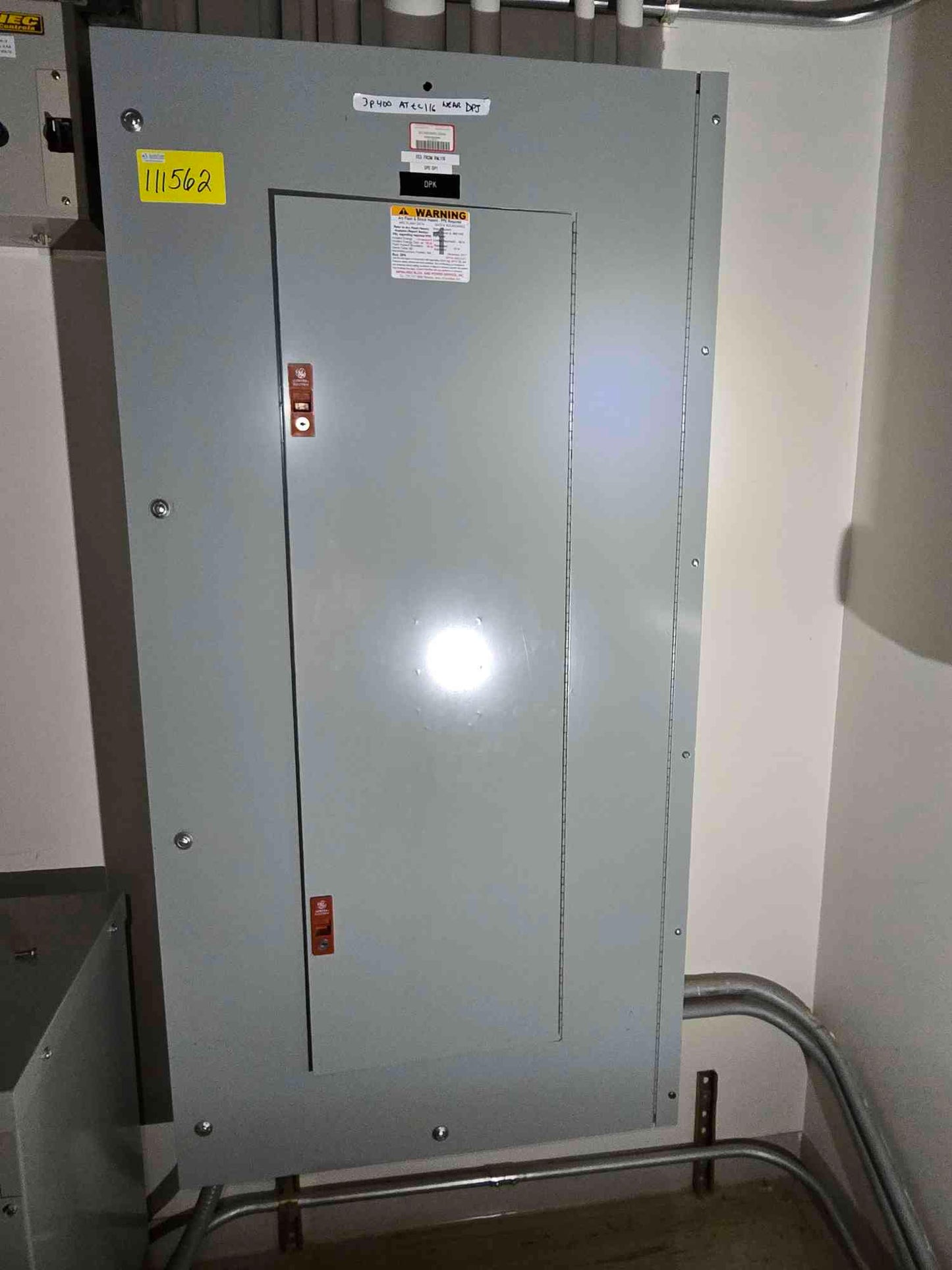 400A GE Panelboard 480v 3PH 8 Breakers