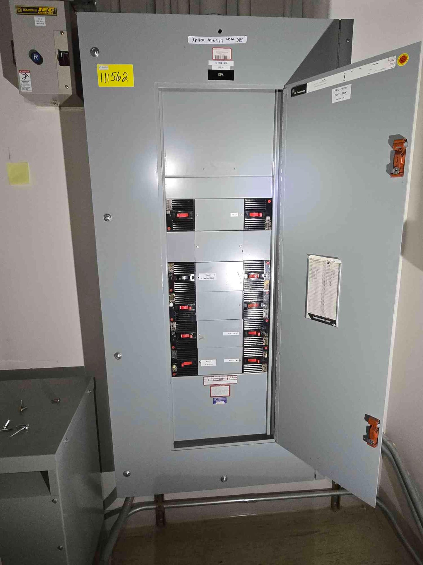 400A GE Panelboard 480v 3PH 8 Breakers