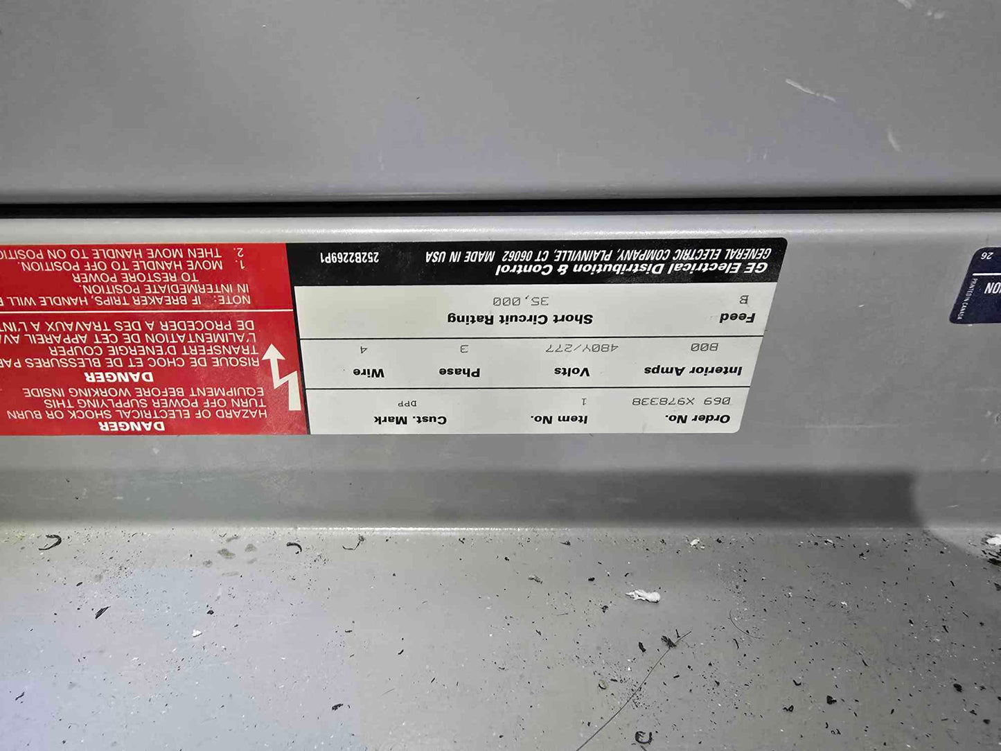 800A GE Electric Spectra Series PanelBoard 480Y/227 12 Breakers & Main