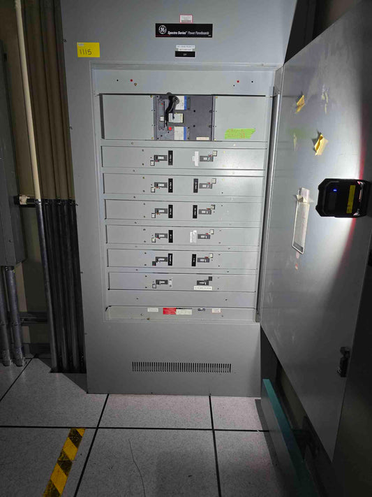 800A GE Electric Spectra Series PanelBoard 480Y/227 12 Breakers & Main