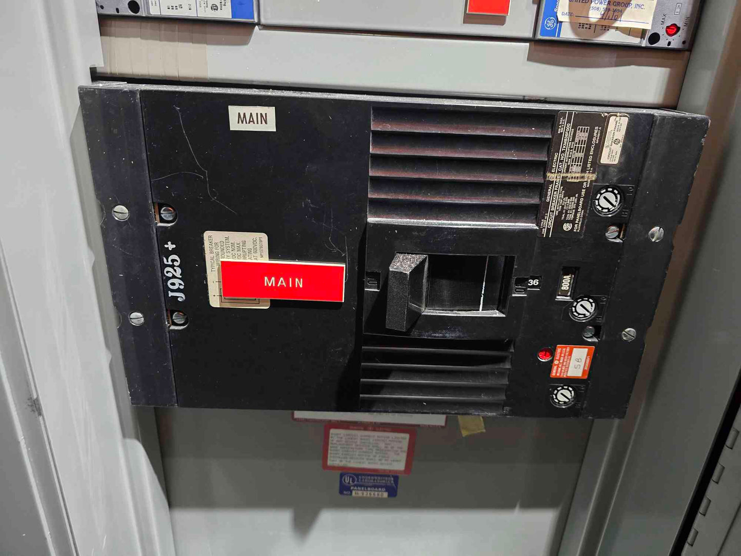 800A GE Panelboard 480/277V 3PH 10 Breakers & Main