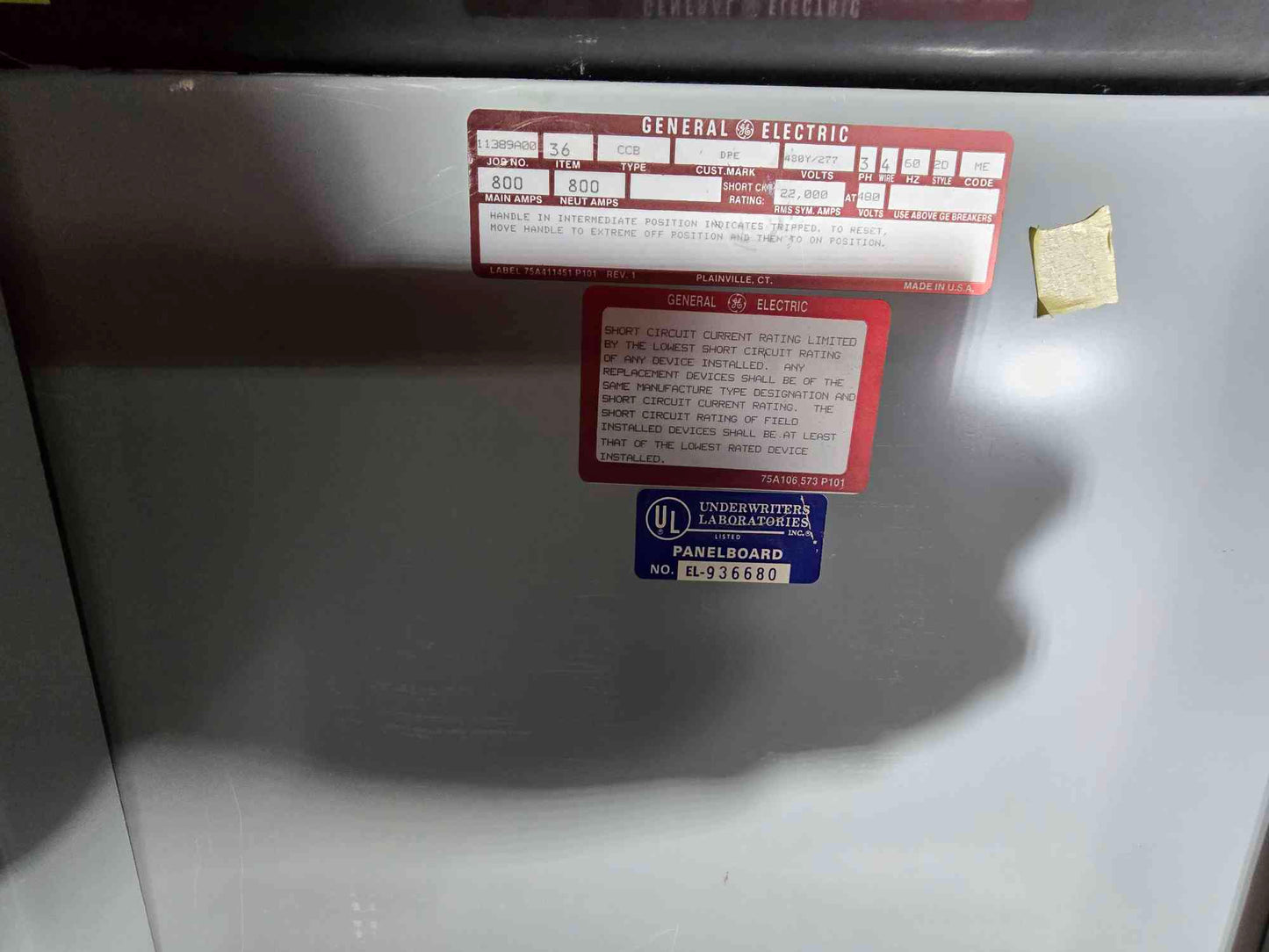 800A GE Panelboard 480/277V 3PH 10 Breakers & Main