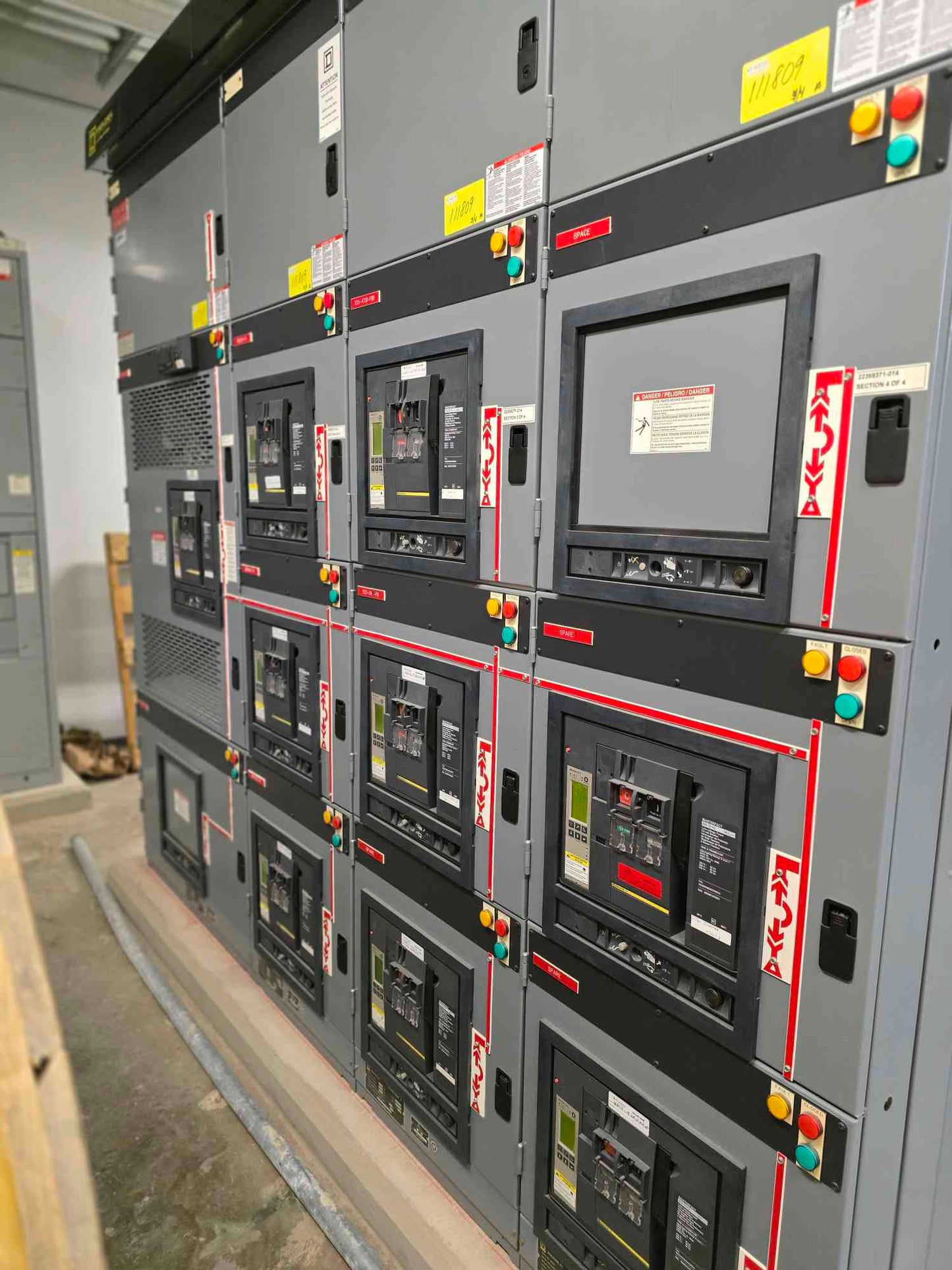 Square D Power-Zone 4 Switchgear 4000A Main NW40H2 & 8x NW16H2 1600A Breakers - Cell 3