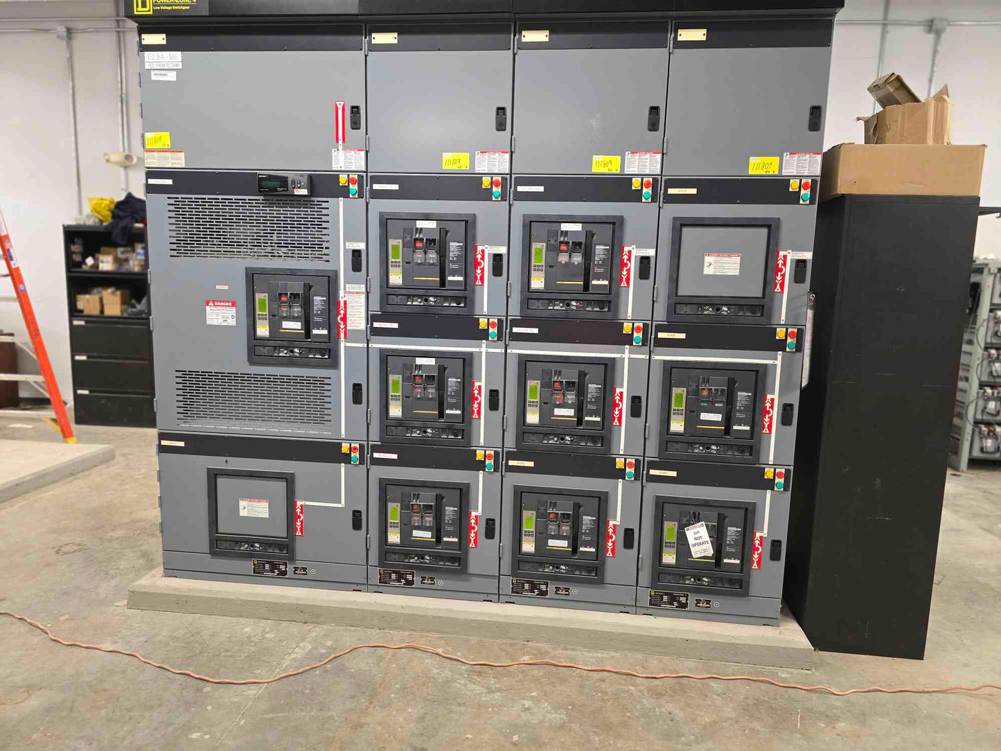 Square D Power-Zone 4 Switchgear 4000A Main NW40H2 & 8x NW16H2 1600A Breakers - Cell 3