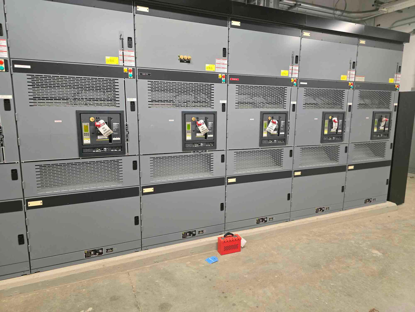 Square D Power-Zone 4 Entry Switchgear 9 Section 4000Amp NW40H3 MasterPact Breakers - Cell 3