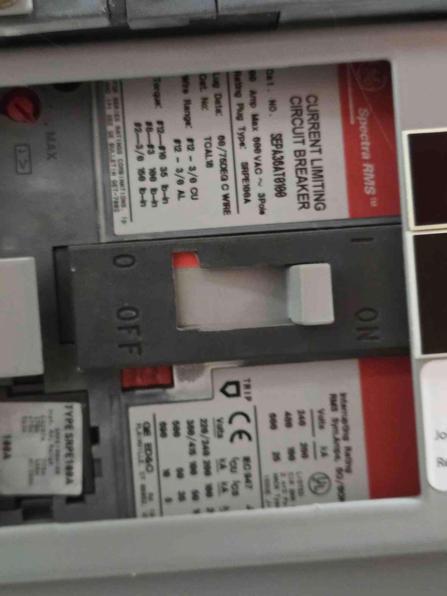 1600A GE Spectra Series Switchboard 480V 3PH Main Meter & 2 Distribution Breaker - Cell 3