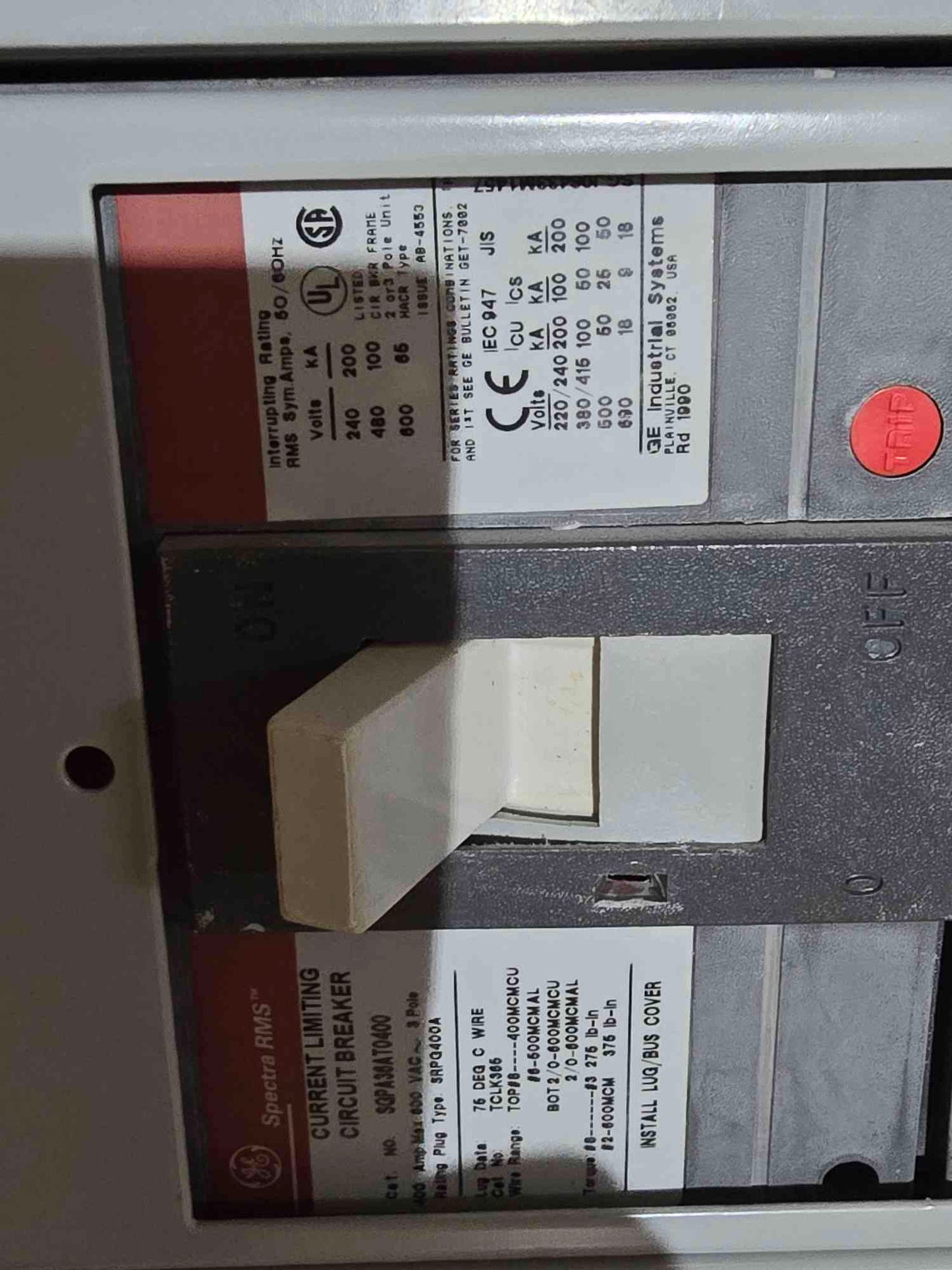 800A GE Spectra Series Panelboard 480V 3PH 4 Breakers Main & Meter - Cell 3 B