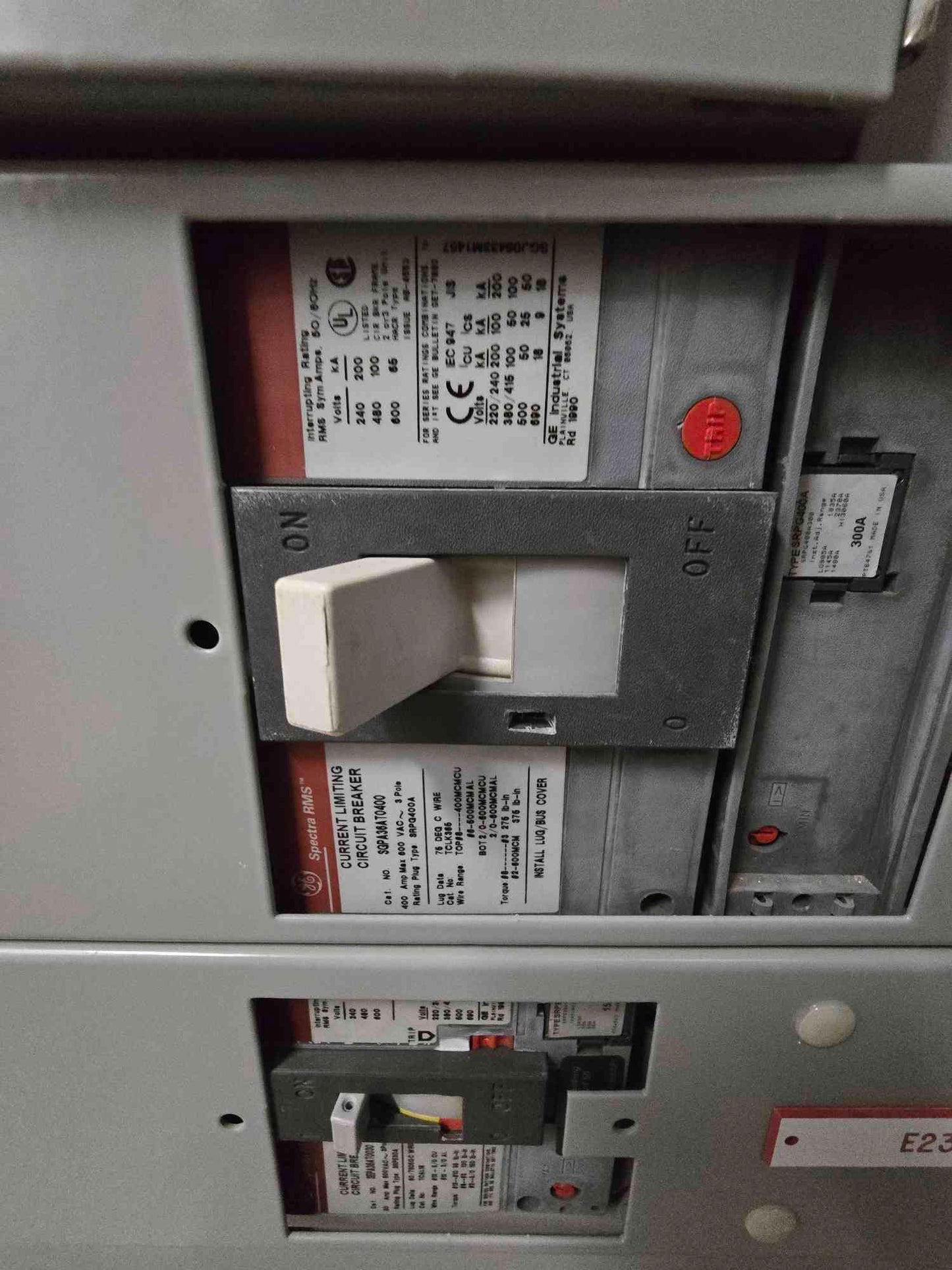 800A GE Spectra Series Panel 480V 3PH 4 Breakers Main & Meter - Cell 3 F