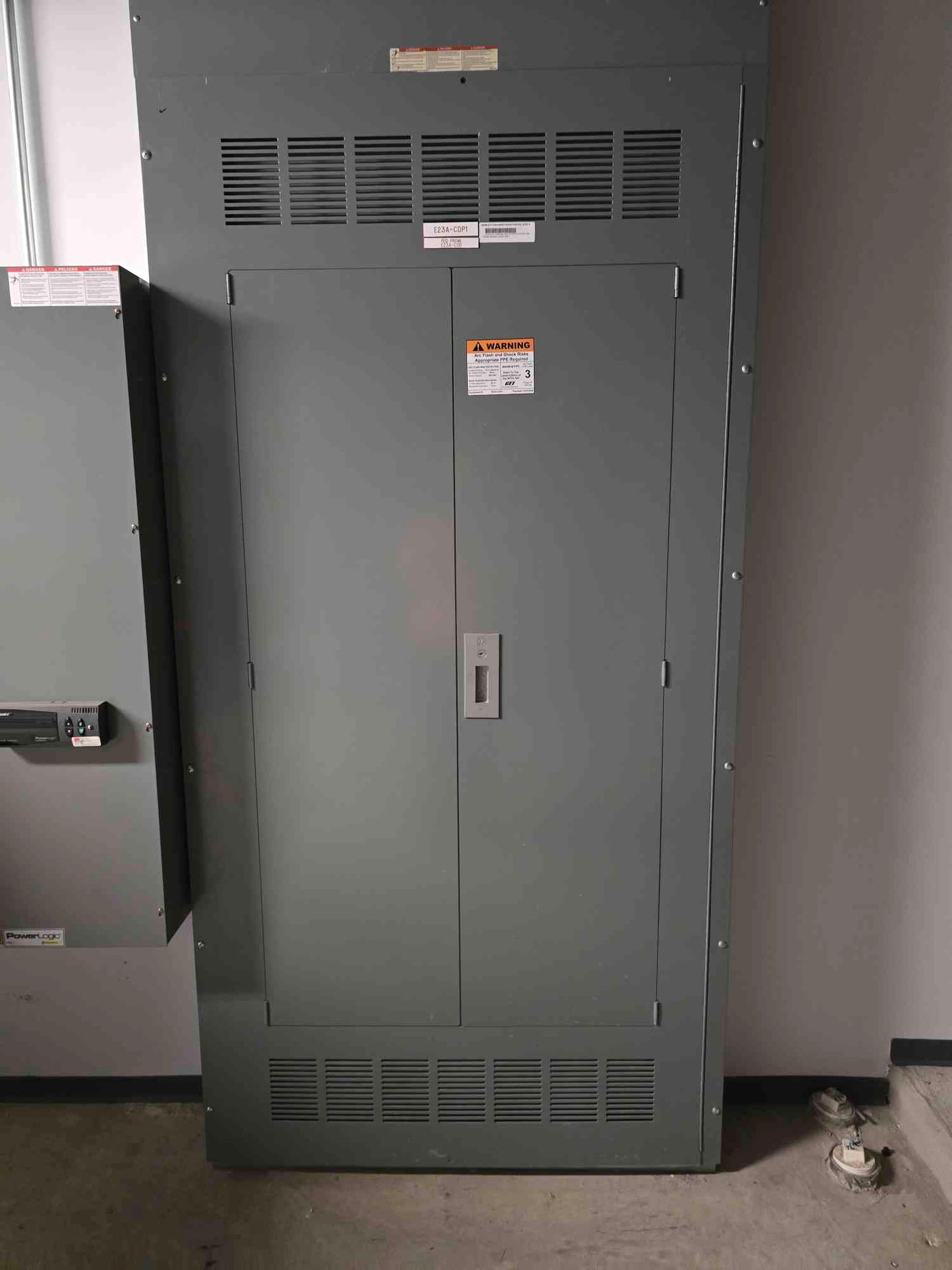1000A I-line Square D Distribution Panelboard 1xRG1000 & 4xPG400 Breakers 208/120v - Cell 3