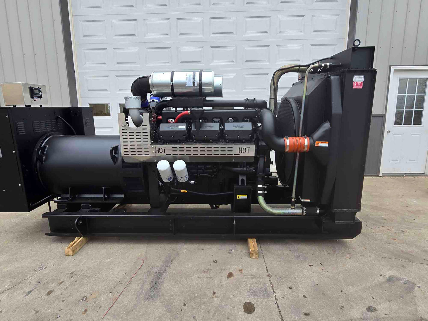 600KW Generac V12 Doosan Diesel Generator 3PH 277/480 '10 960Hrs TESTED