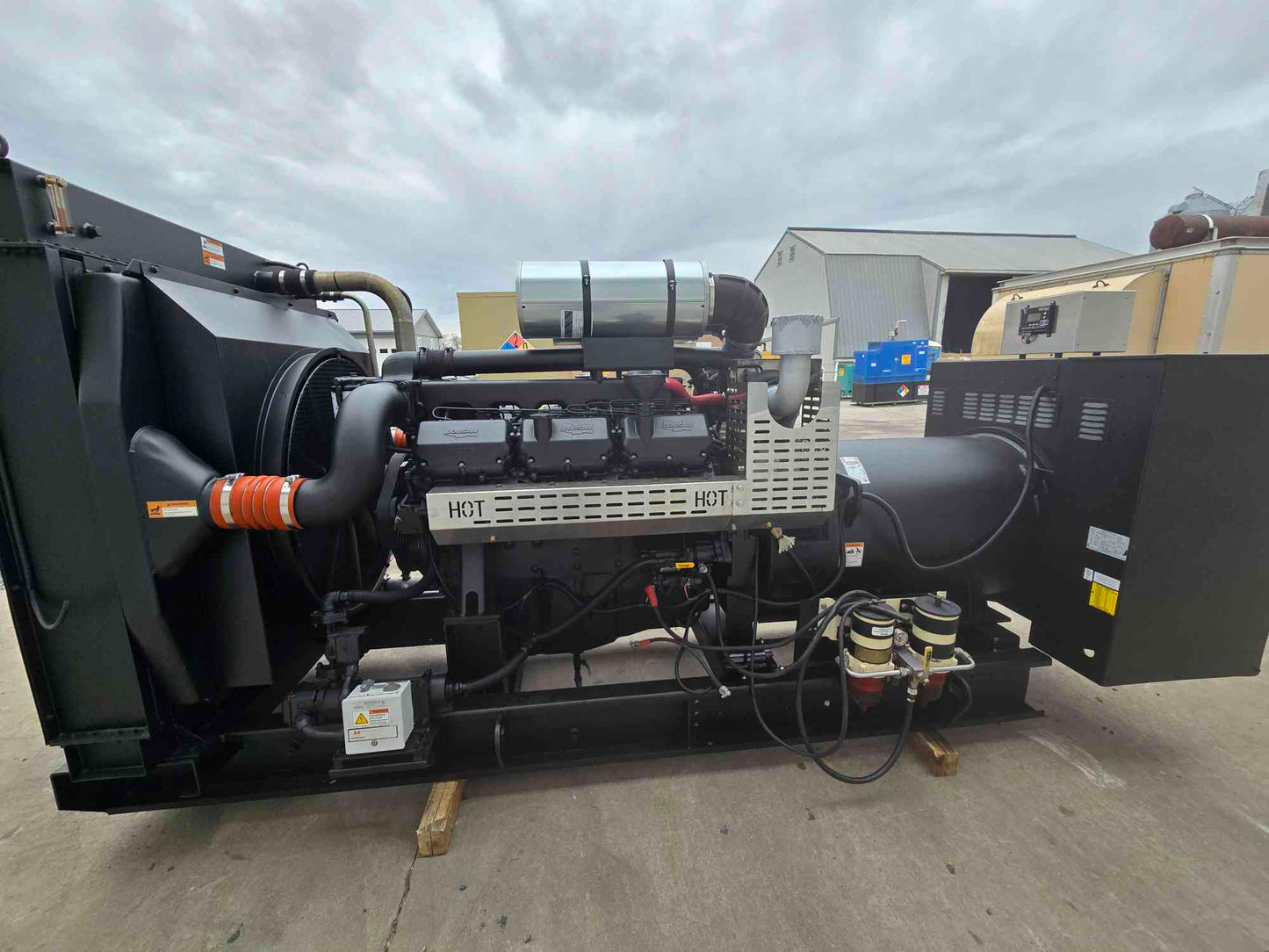 600KW Generac V12 Doosan Diesel Generator 3PH 277/480 '10 960Hrs TESTED