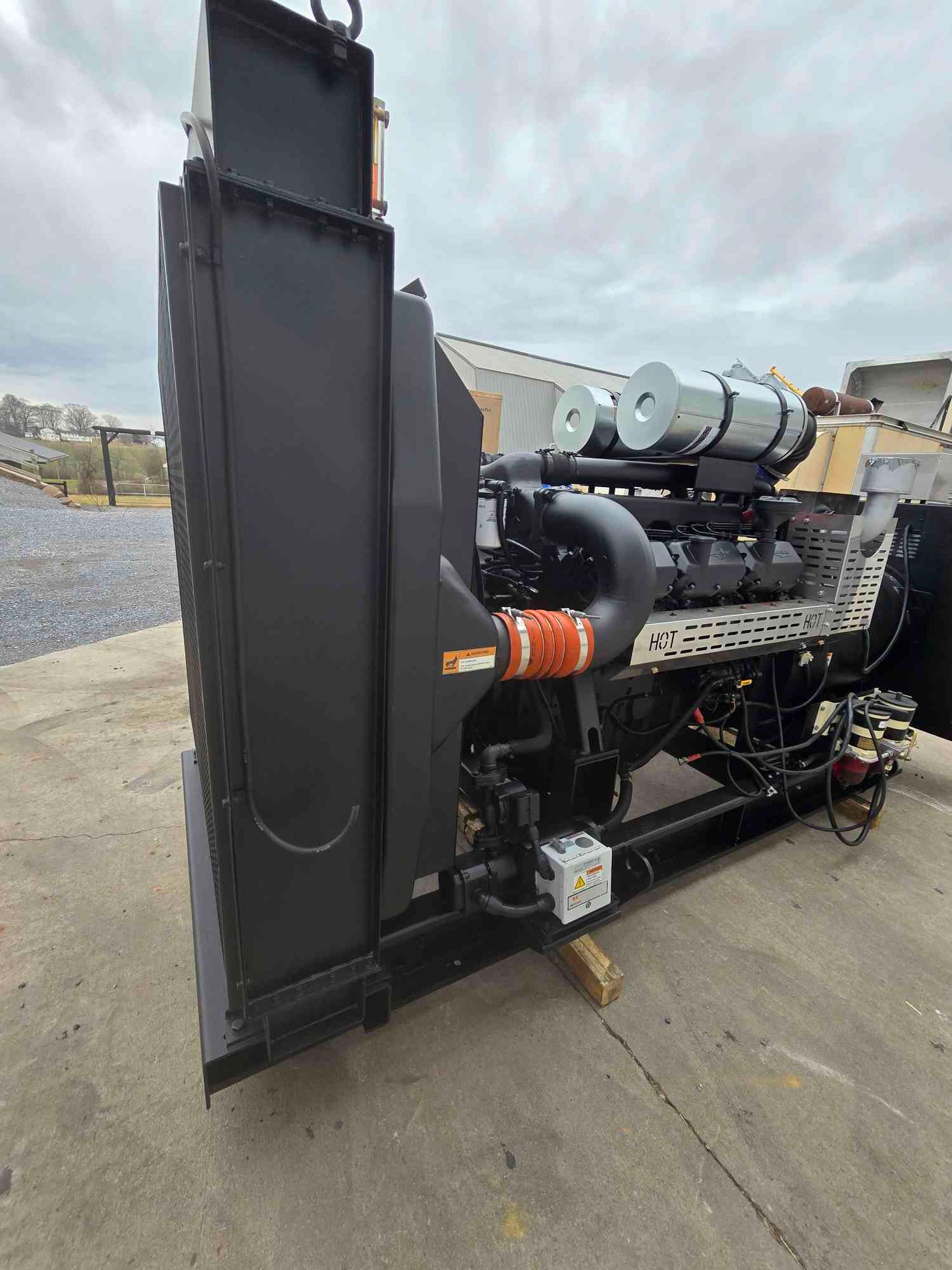 600KW Generac V12 Doosan Diesel Generator 3PH 277/480 '10 960Hrs TESTED