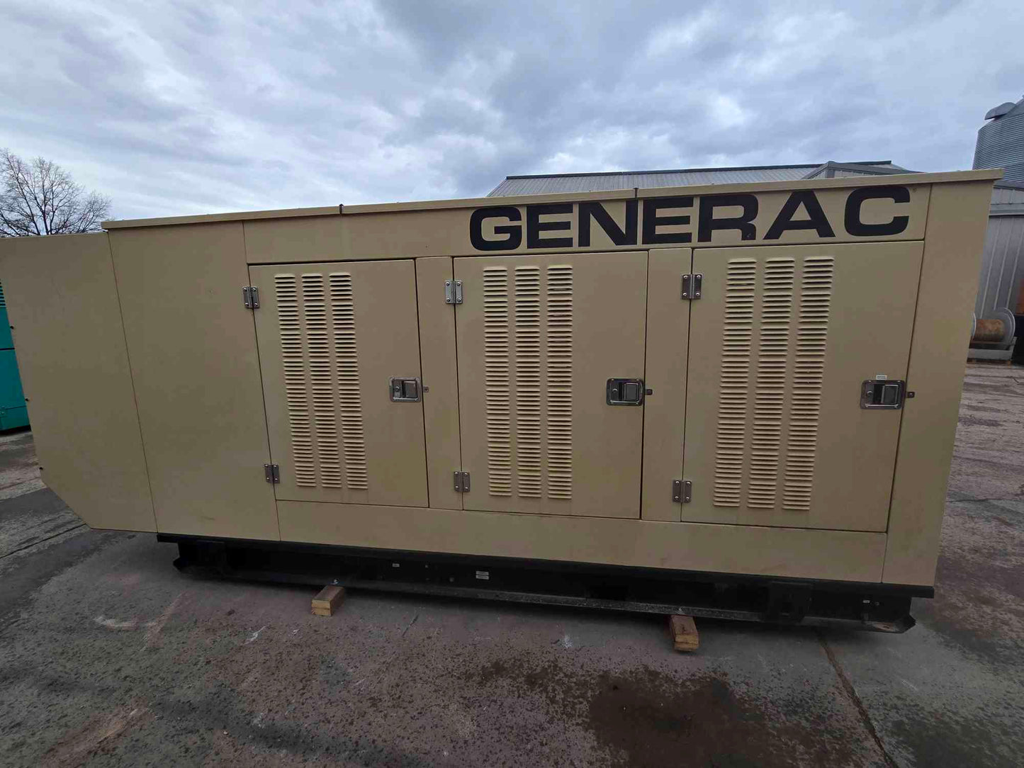 135KW Generac SG0135 Nat Gas LP Generator 1PH 120/240v '04 957Hrs TESTED