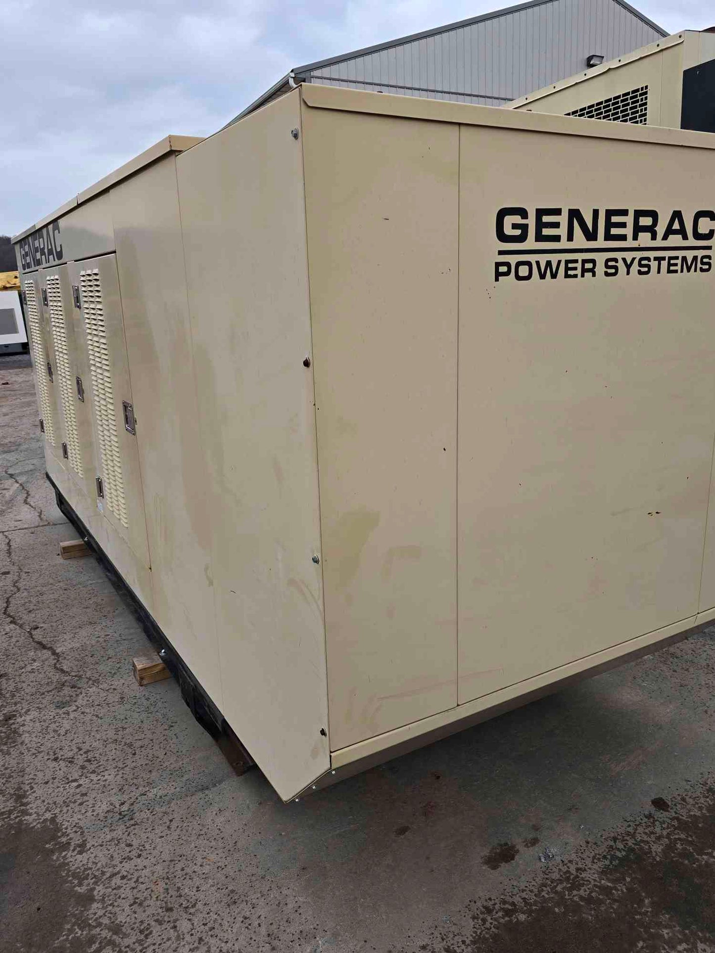 135KW Generac SG0135 Nat Gas LP Generator 1PH 120/240v '04 957Hrs TESTED