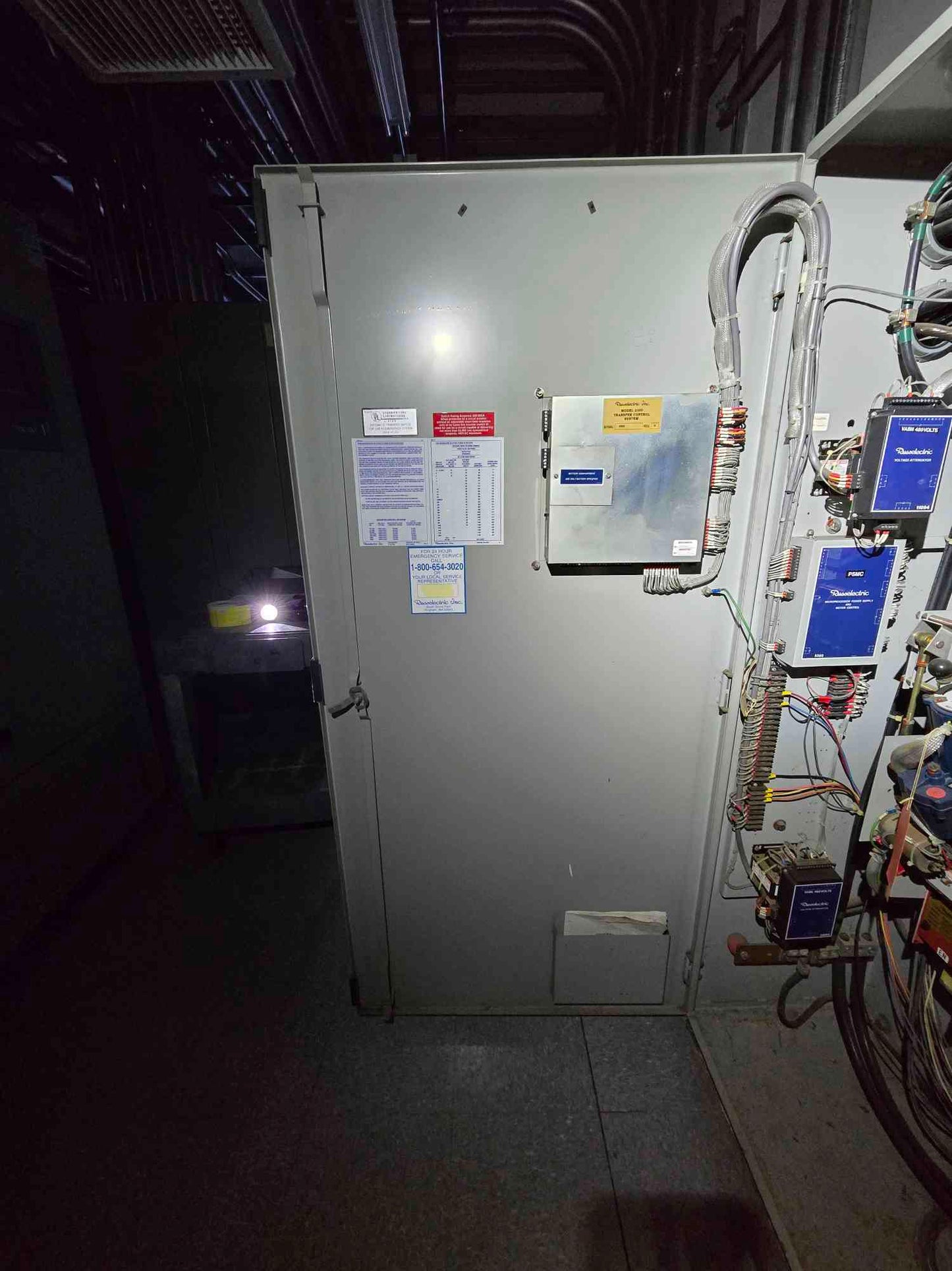 600A Russelelectric Model 2000 ATS Control System 277/480 3 Phase