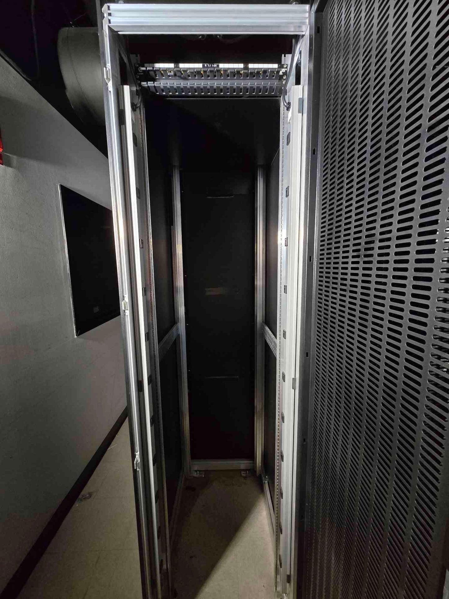 42U Server Rack with PDU Strips Telecom Cabinet