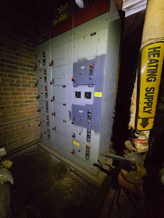 General Electric 8000 Line Motor Control 3 Sections 18 Compartment