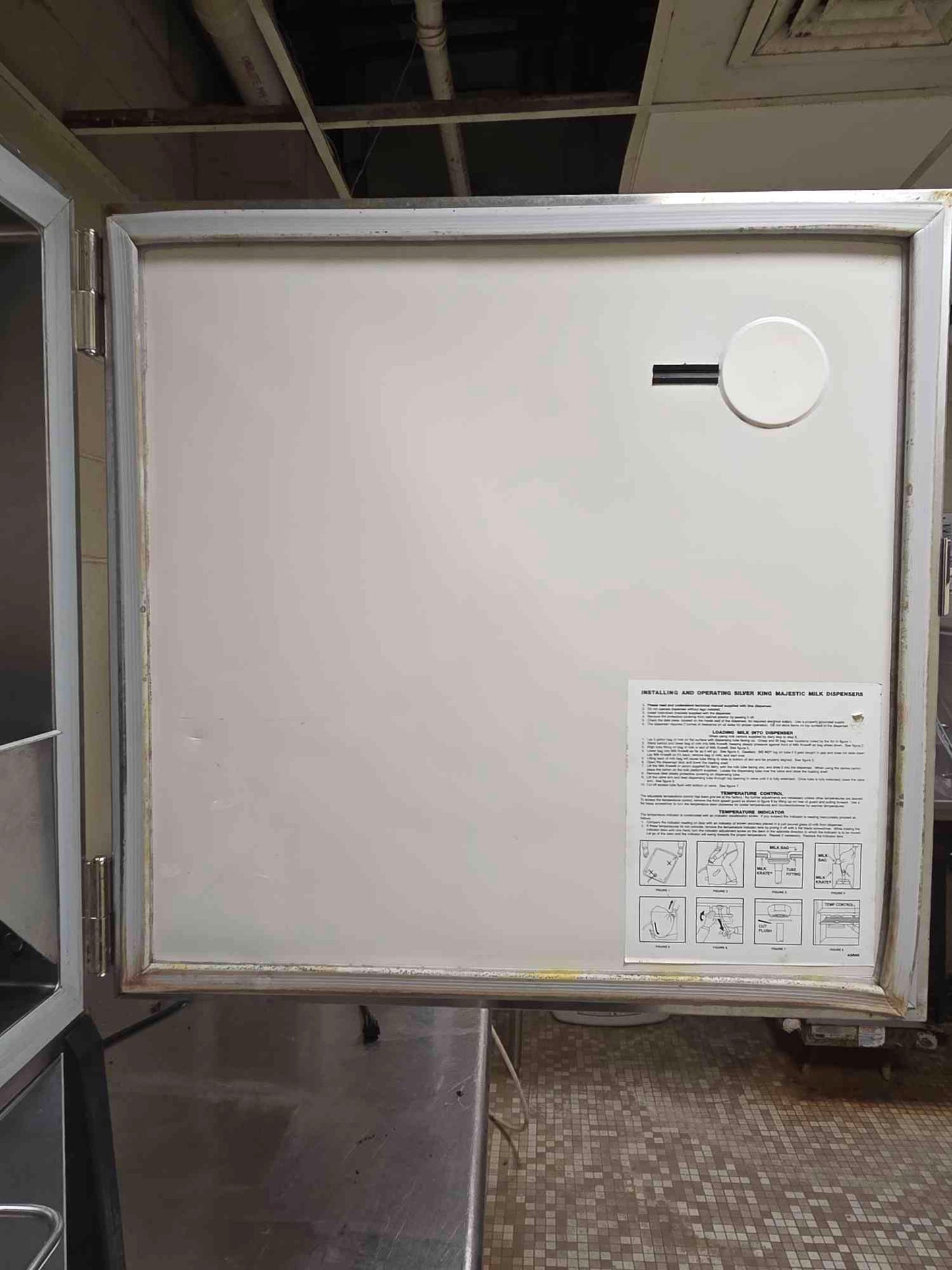 Silver King Majestic Milk Dispenser