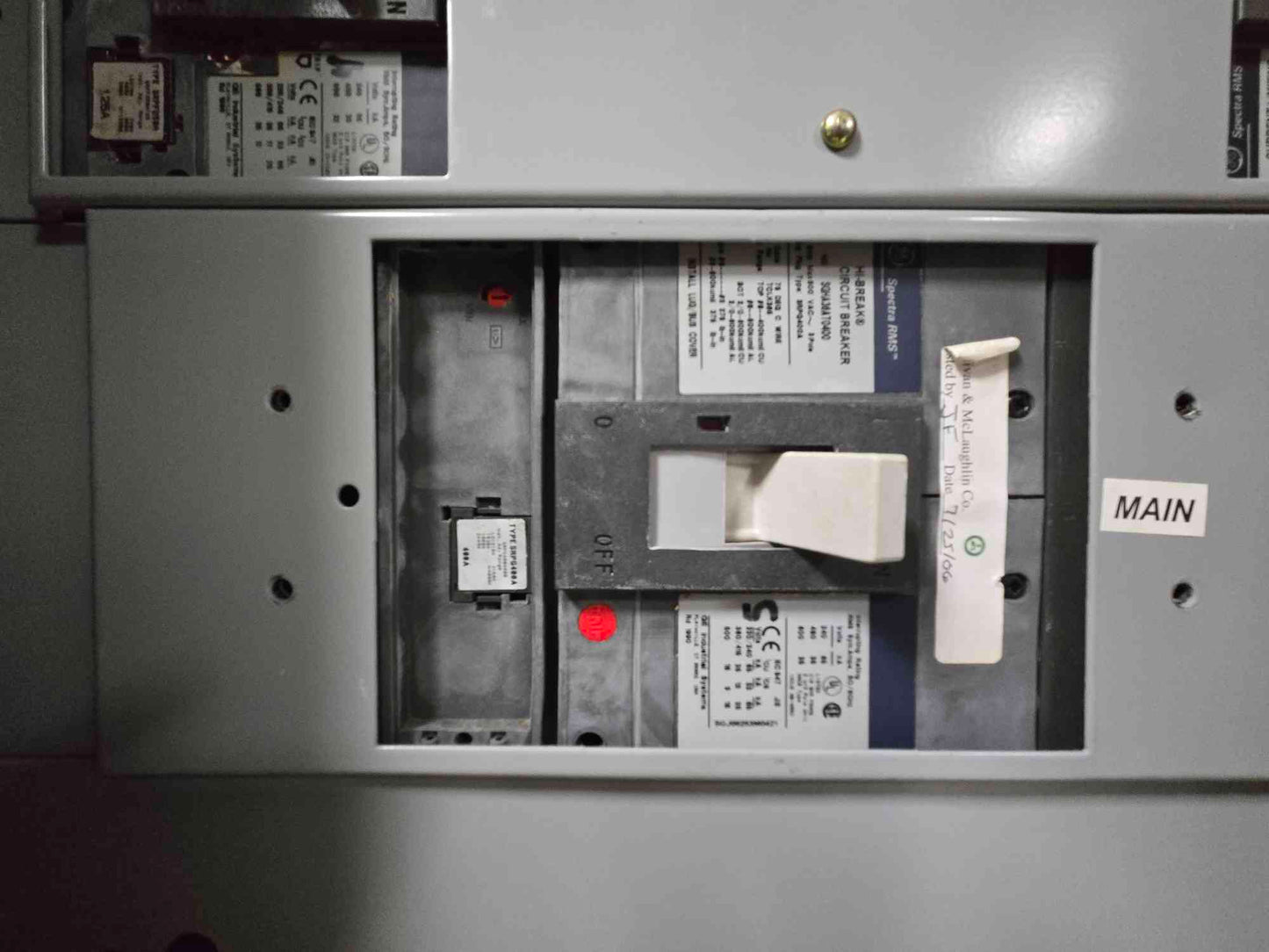 400A GE Spectra Series Panelboard 480V 3Ph 4 Breakers & Main