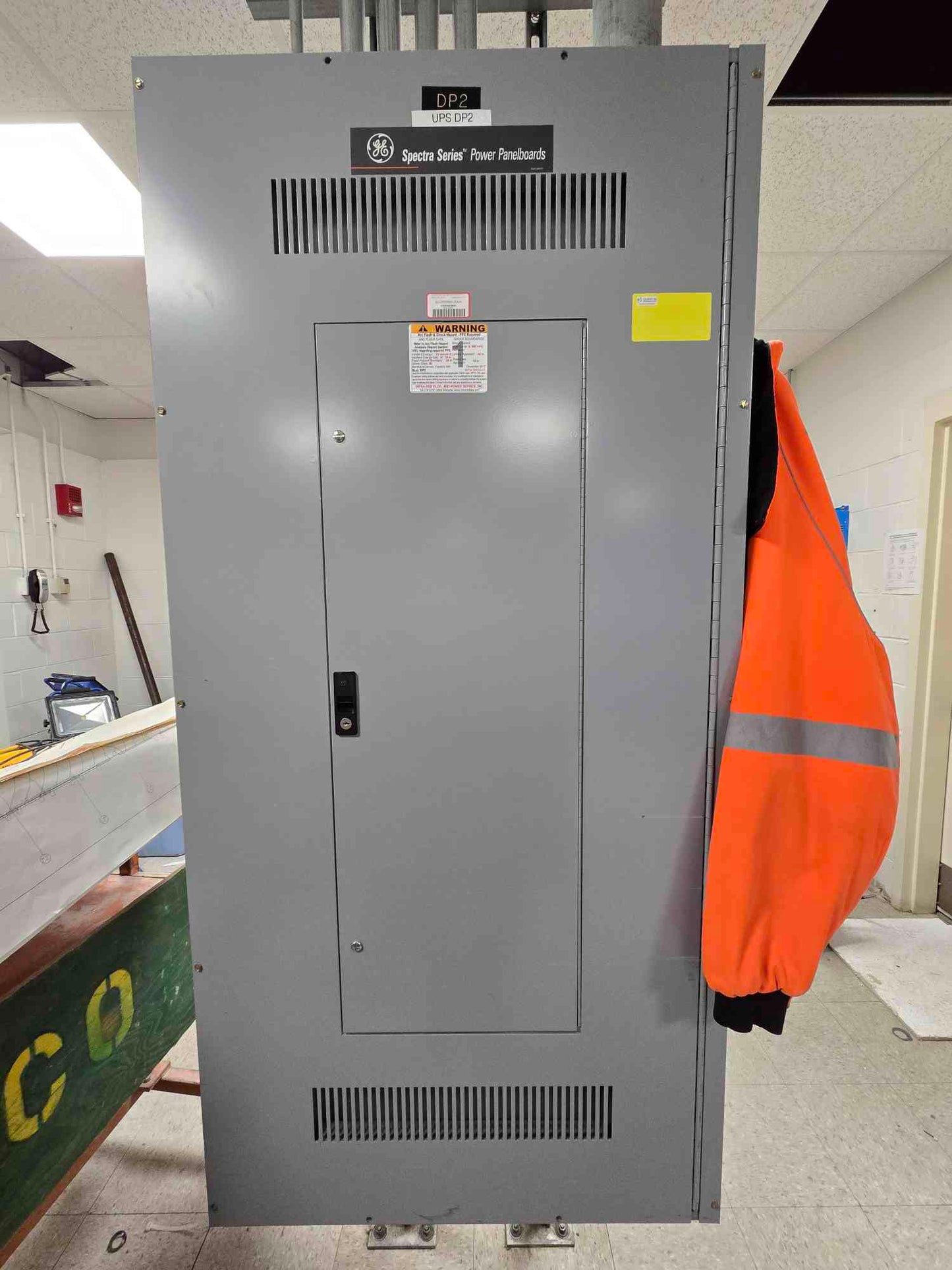 400A GE Spectra Series Panelboard 480V 3Ph 4 Breakers & Main