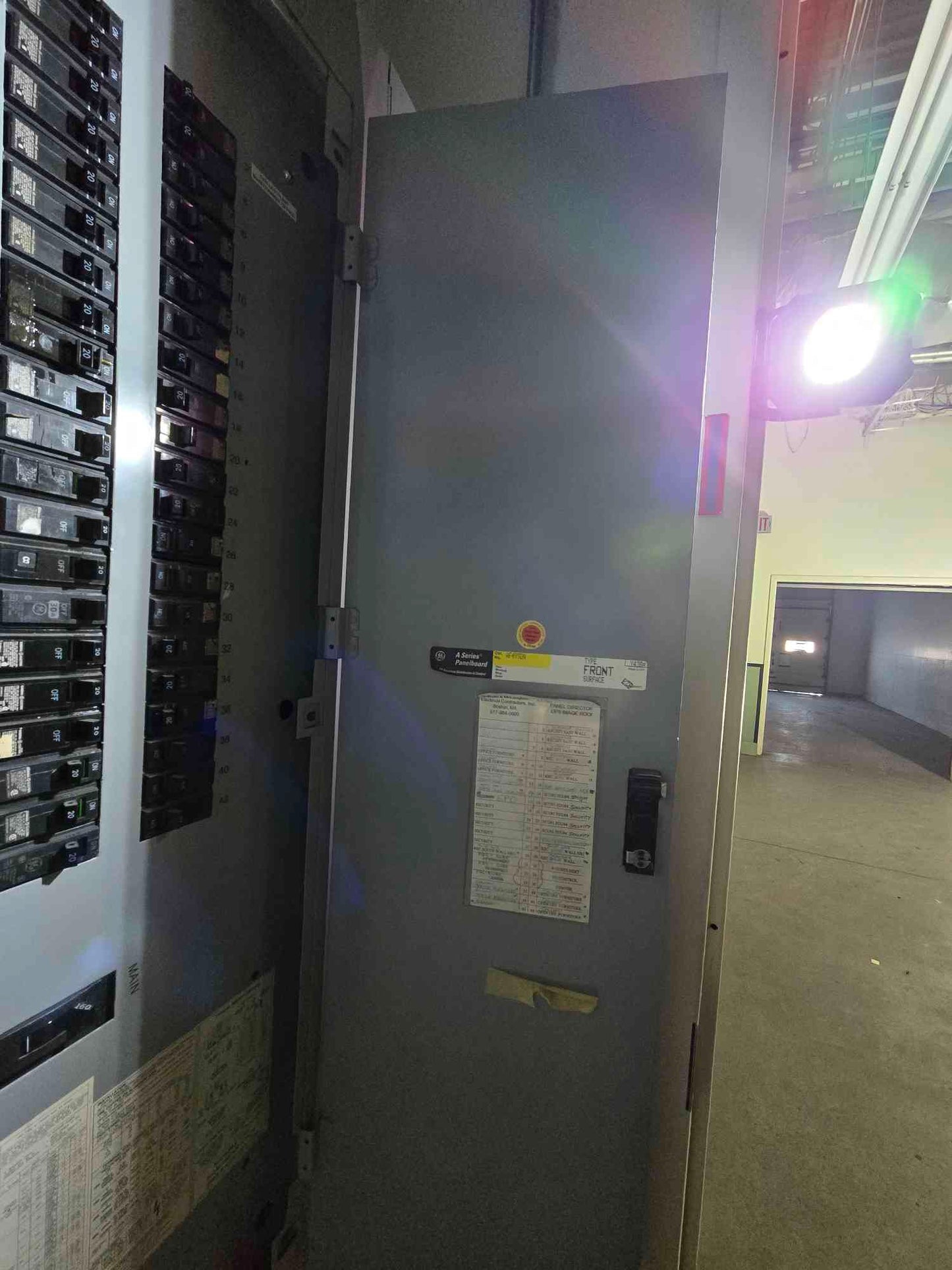 225A GE A Series Panelboard 208y/120 3PH Breakers & Main