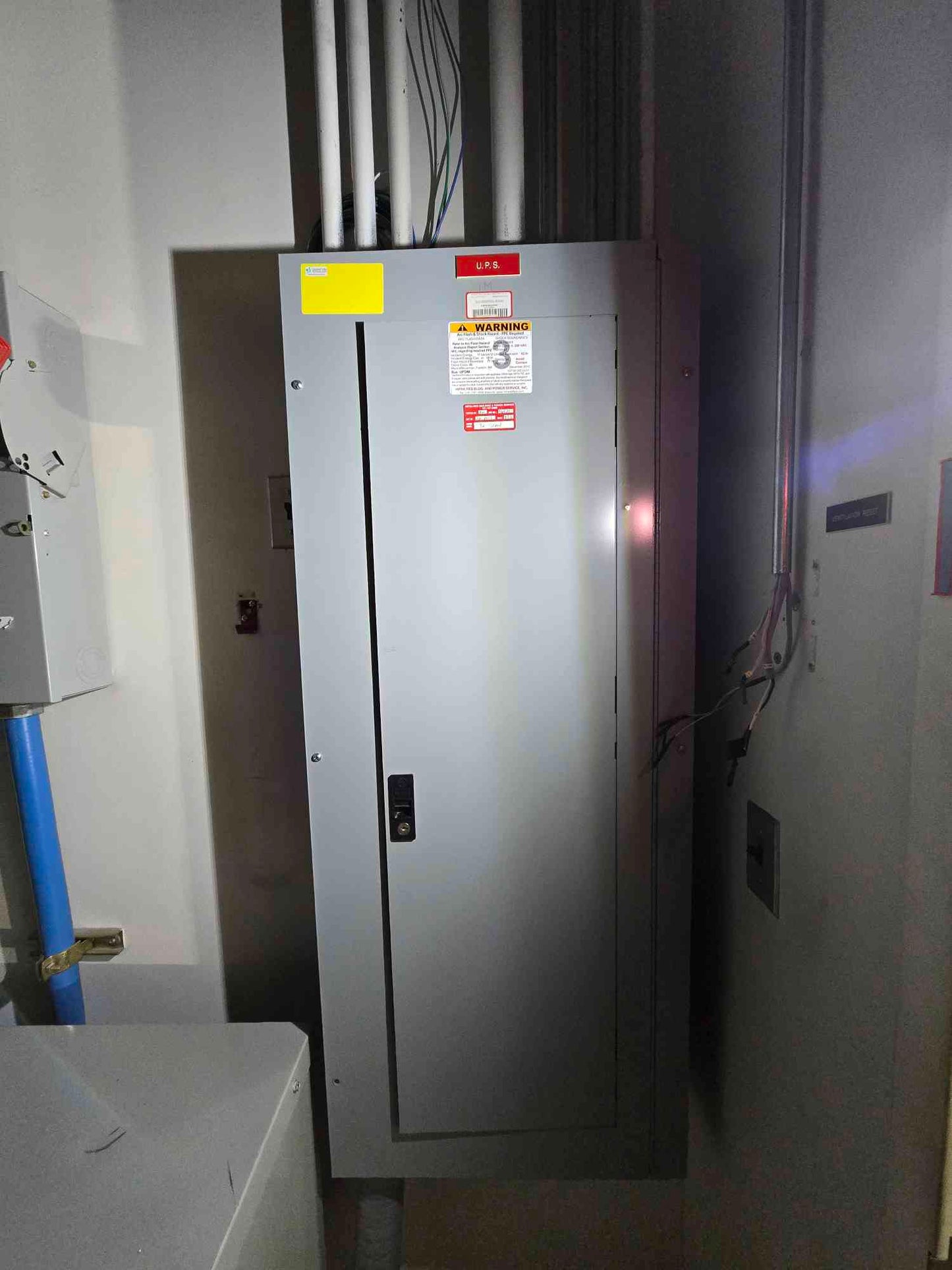 225A GE A Series Panelboard 208y/120 3PH Breakers & Main